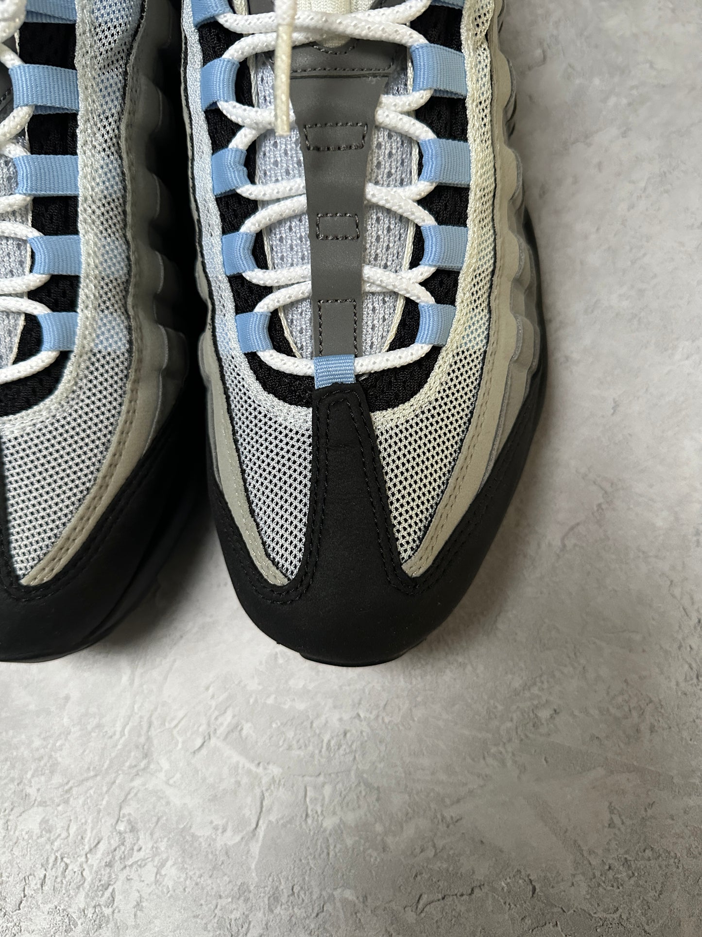 Nike Air Max 95 - Aluminum - UK9.5