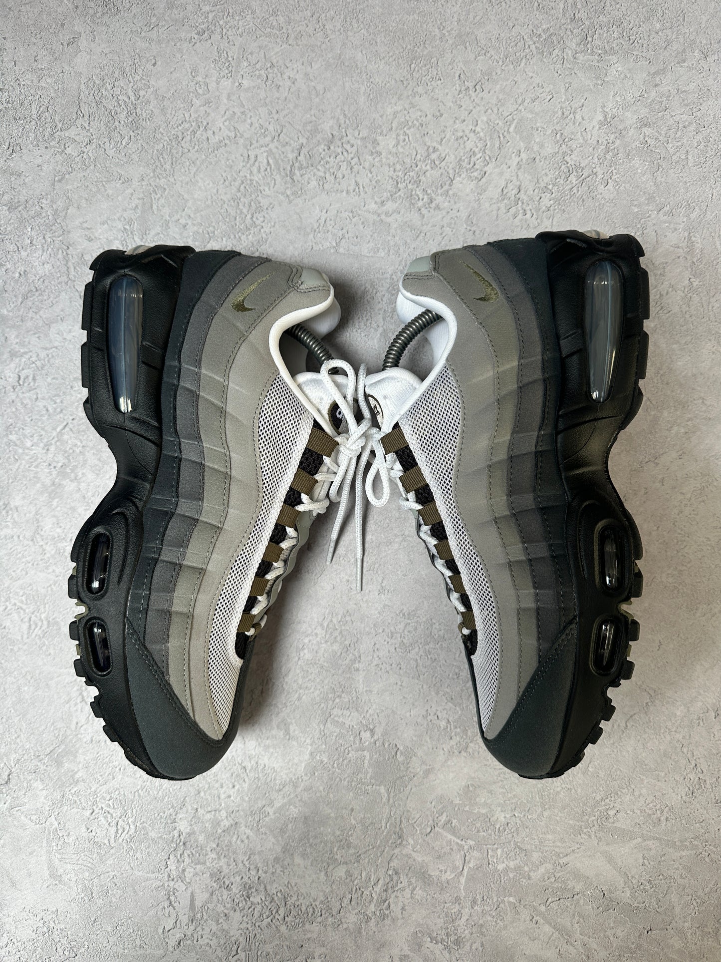 Nike Air Max 95 - Medium Olive - UK8