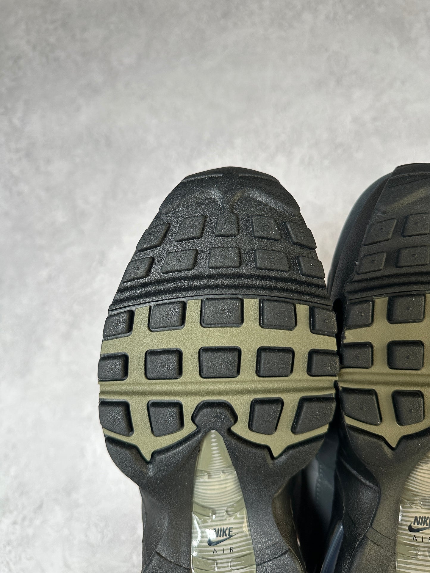 Nike Air Max 95 - Medium Olive - UK7.5