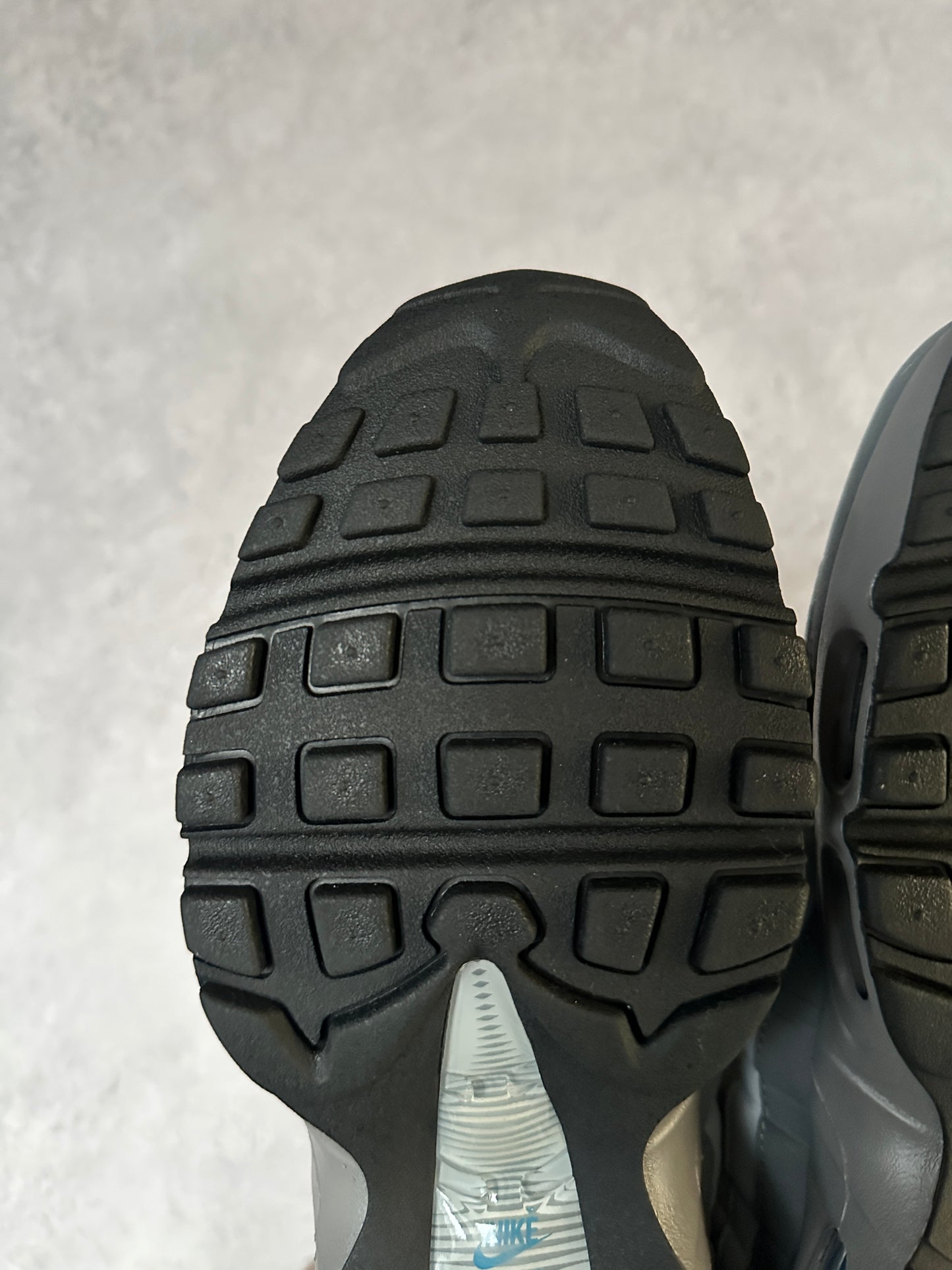 Nike Air Max 95 - Grey Green Abyss - UK10