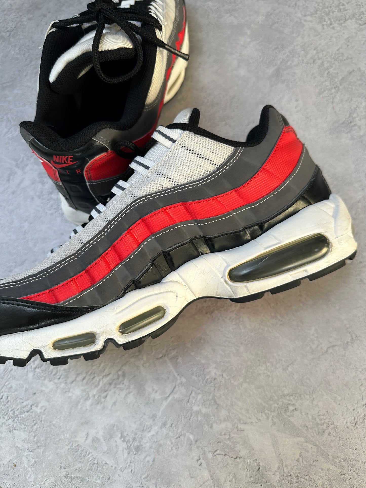 Nike Air Max 95 - Black / Chilling Red / Dark Grey - UK8