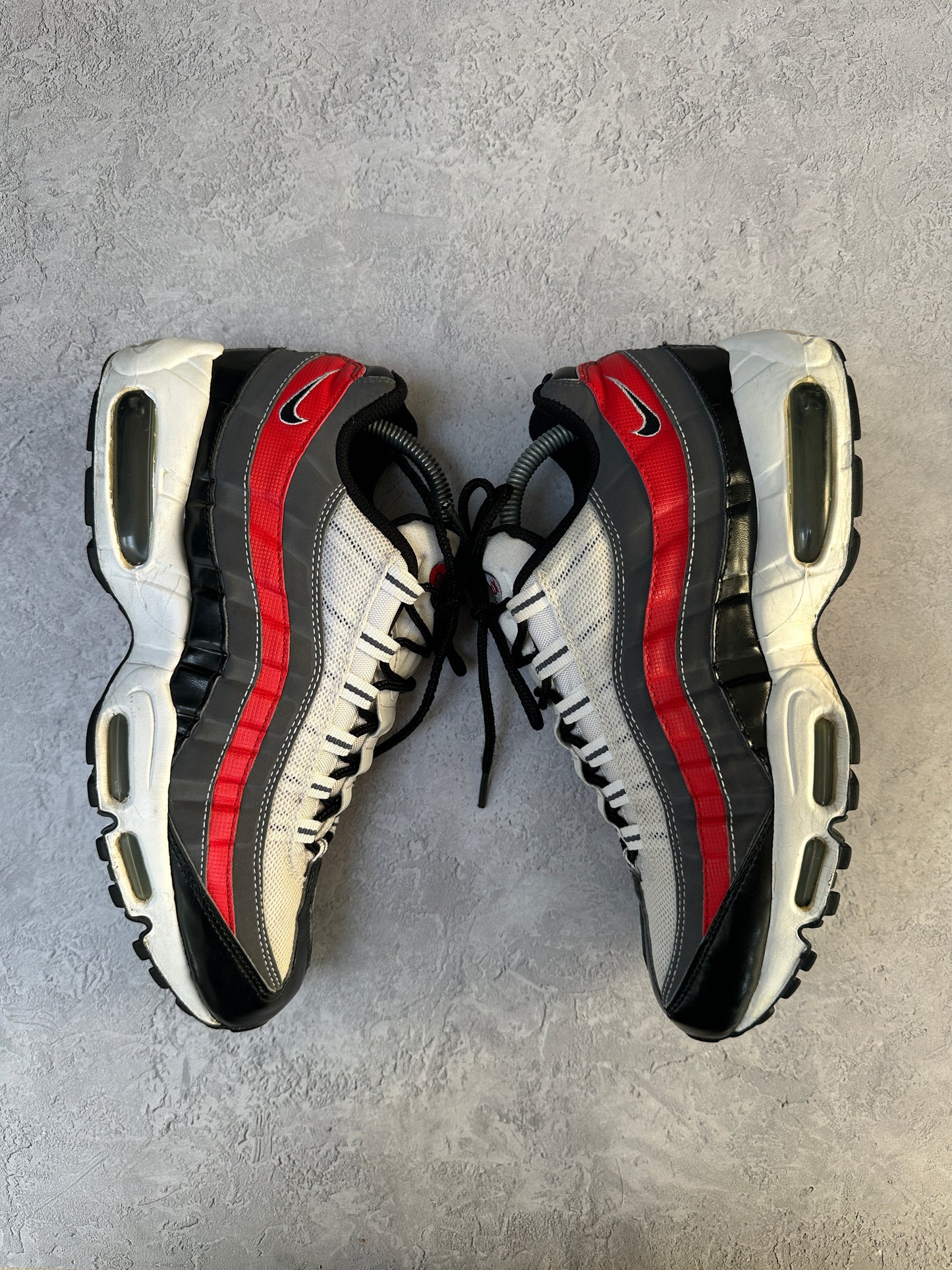 Nike Air Max 95 - Black / Chilling Red / Dark Grey - UK8