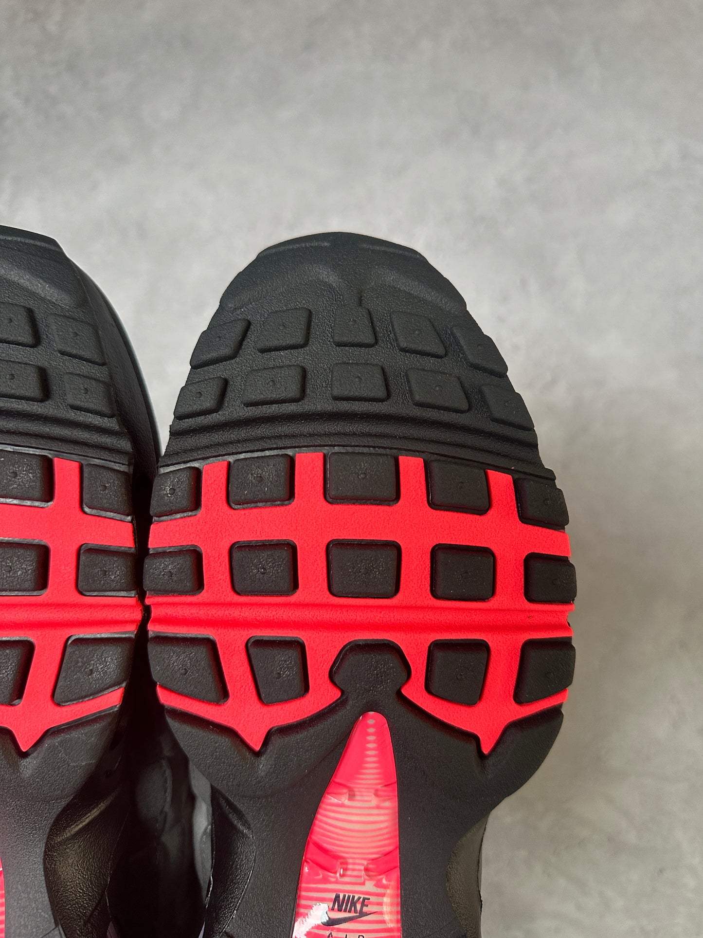 Nike Air Max 95 - Solar Red 2025 - UK8.5