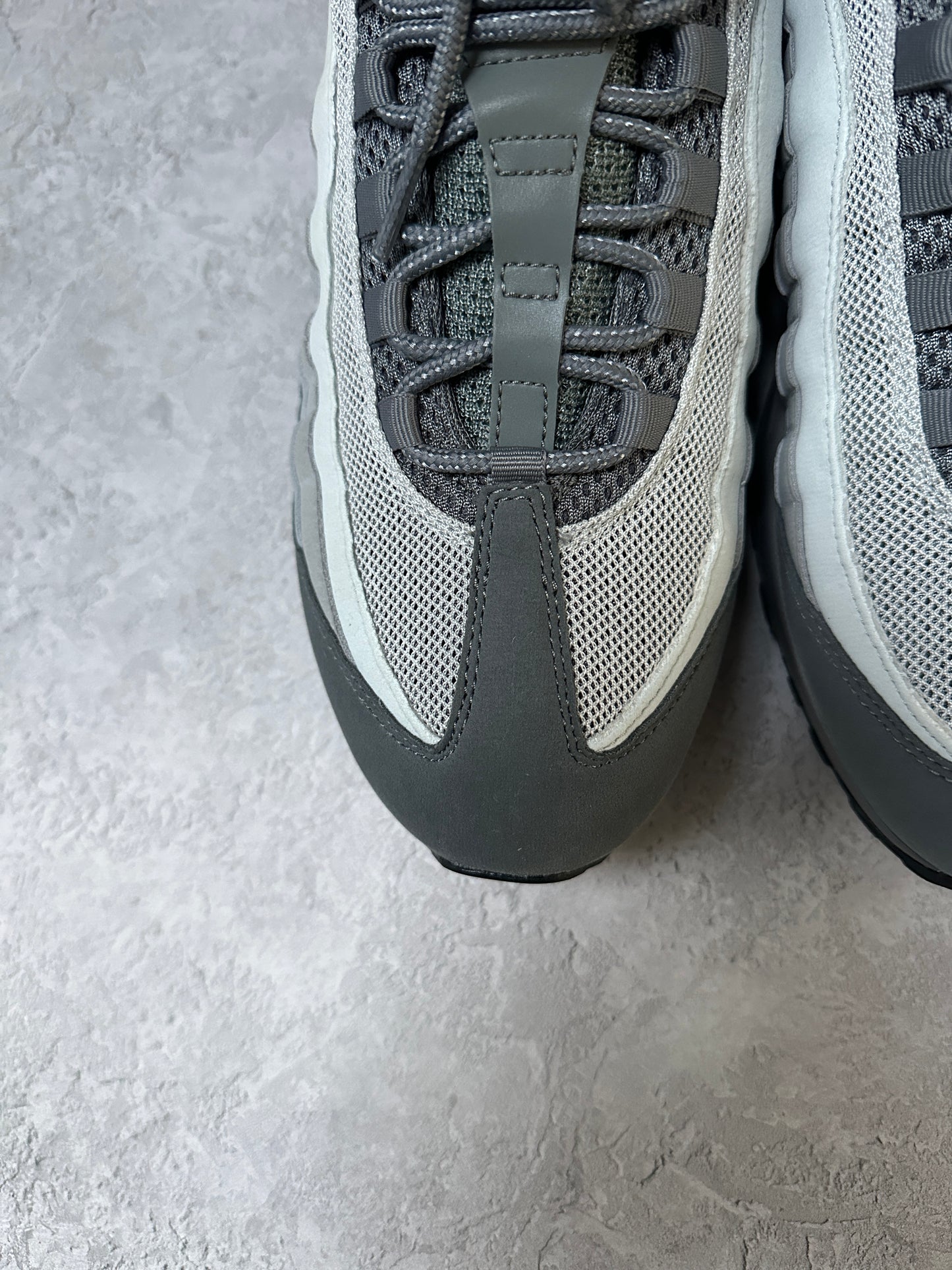 Nike Air Max 95 - Grey Green Abyss - UK9