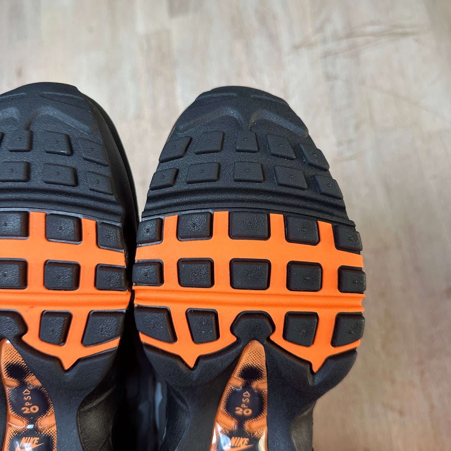 Nike Air Max 95 - Mandarin 2025 - UK7.5