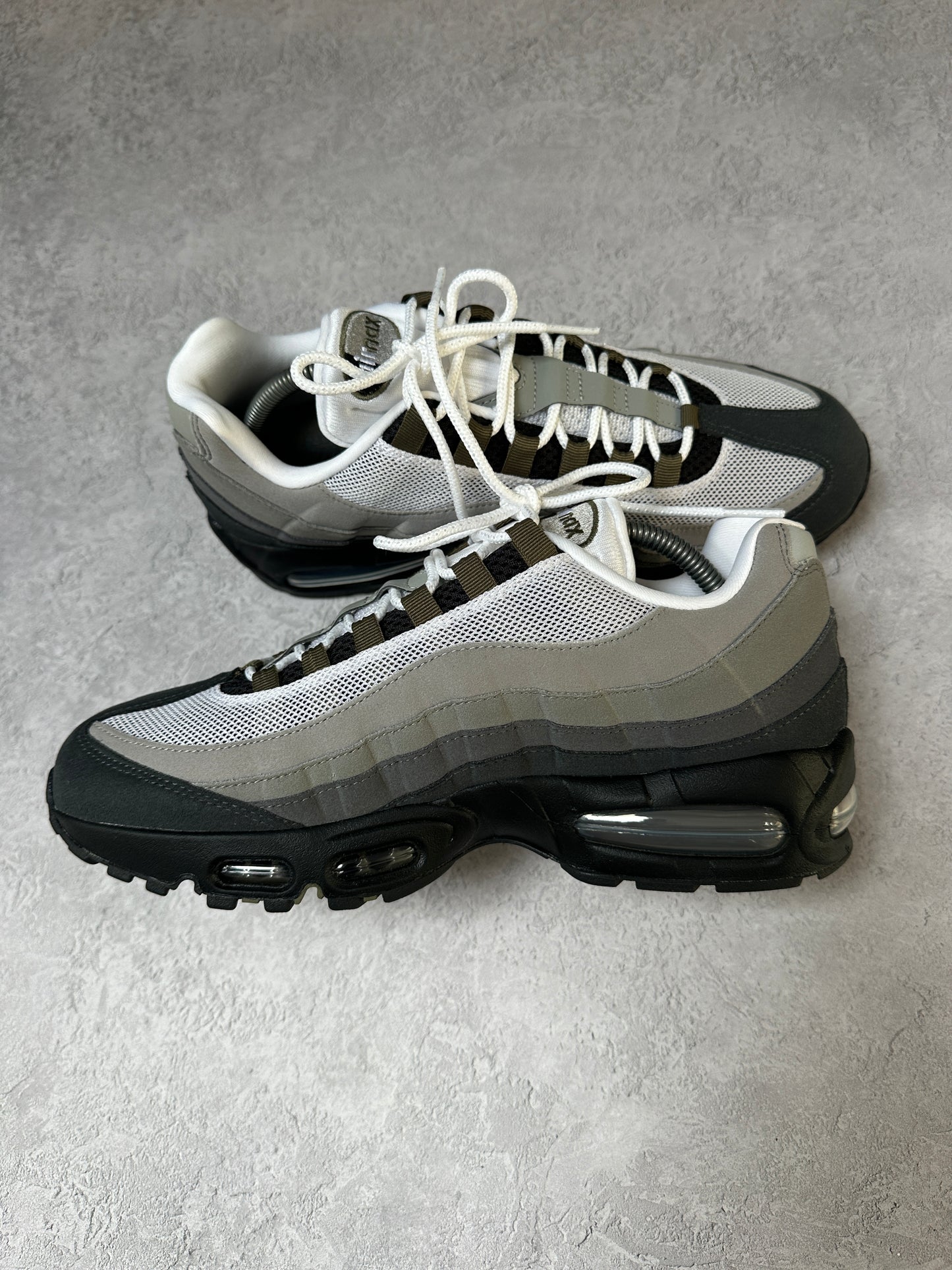 Nike Air Max 95 - Medium Olive - UK8.5