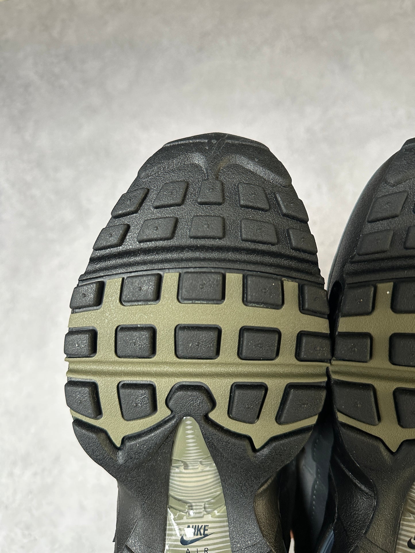 Nike Air Max 95 - Medium Olive - UK7.5
