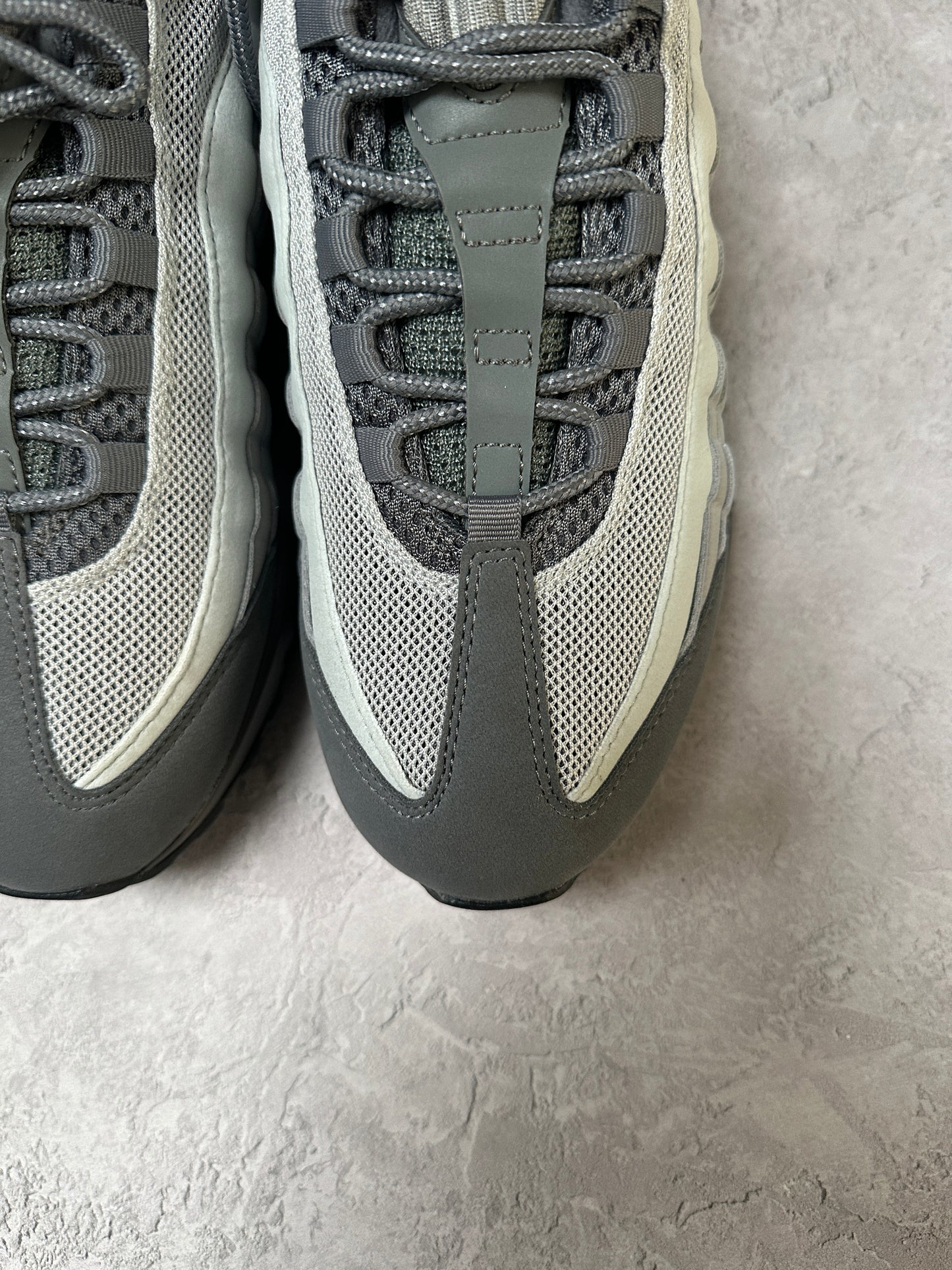 Nike Air Max 95 - Grey Green Abyss - UK8