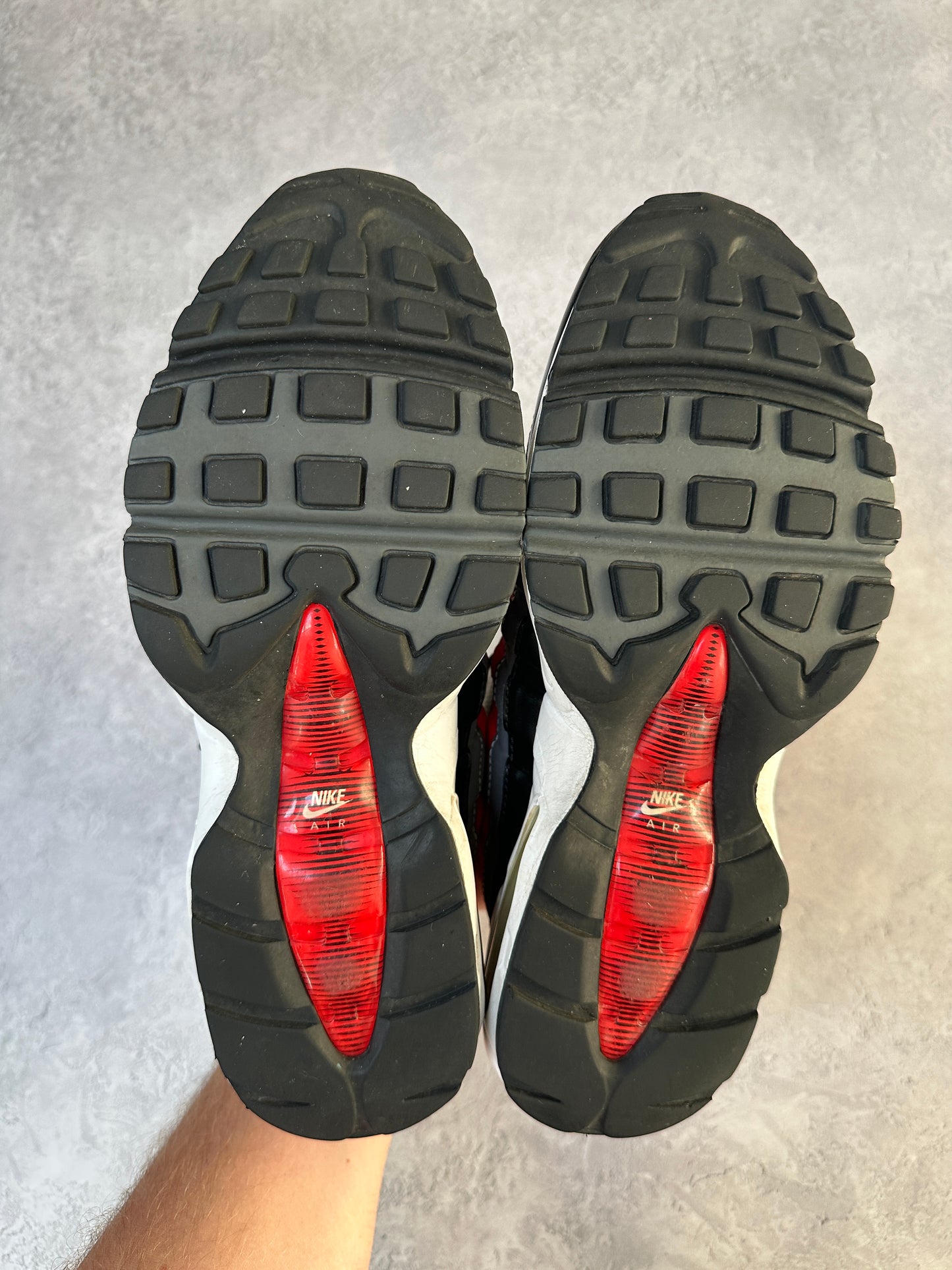 Nike Air Max 95 - Black / Chilling Red / Dark Grey - UK8