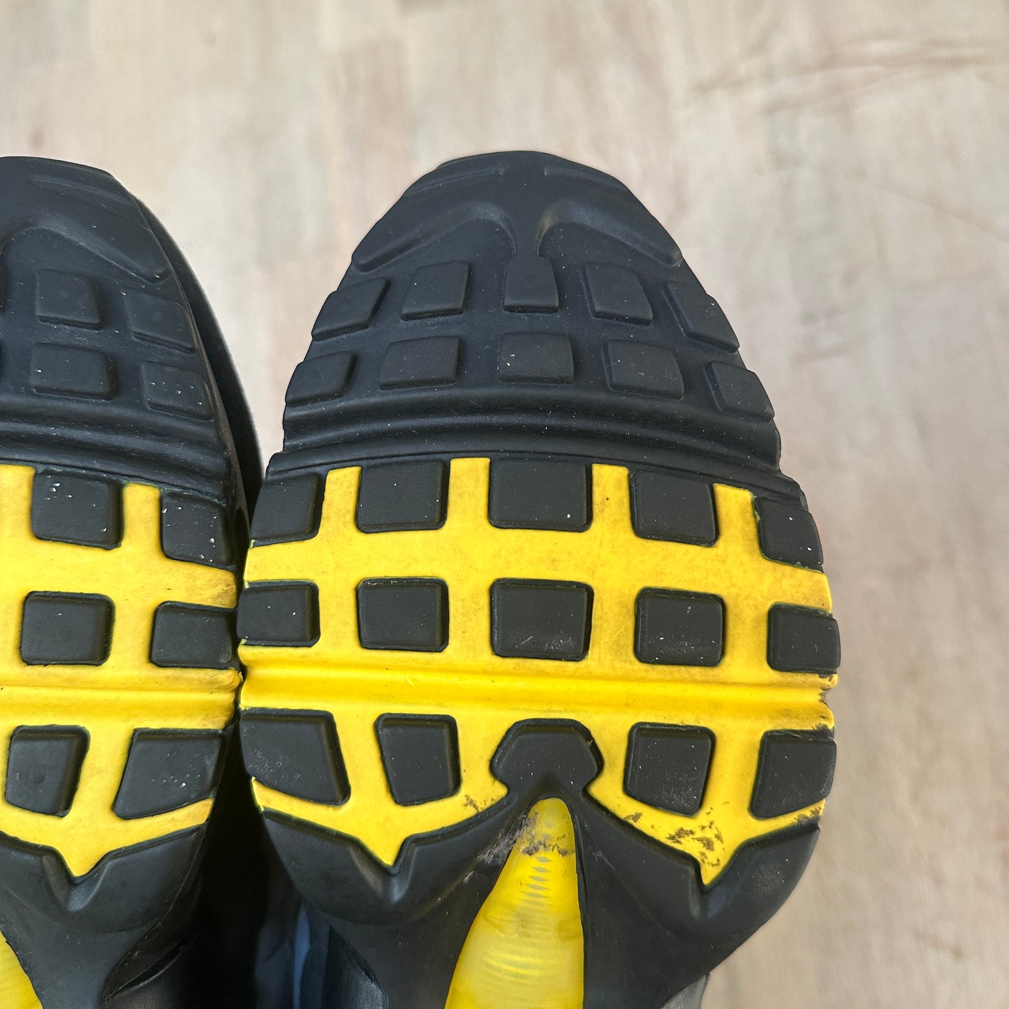 Nike Air Max 95 - Tour Yellow 2011 - UK7.5
