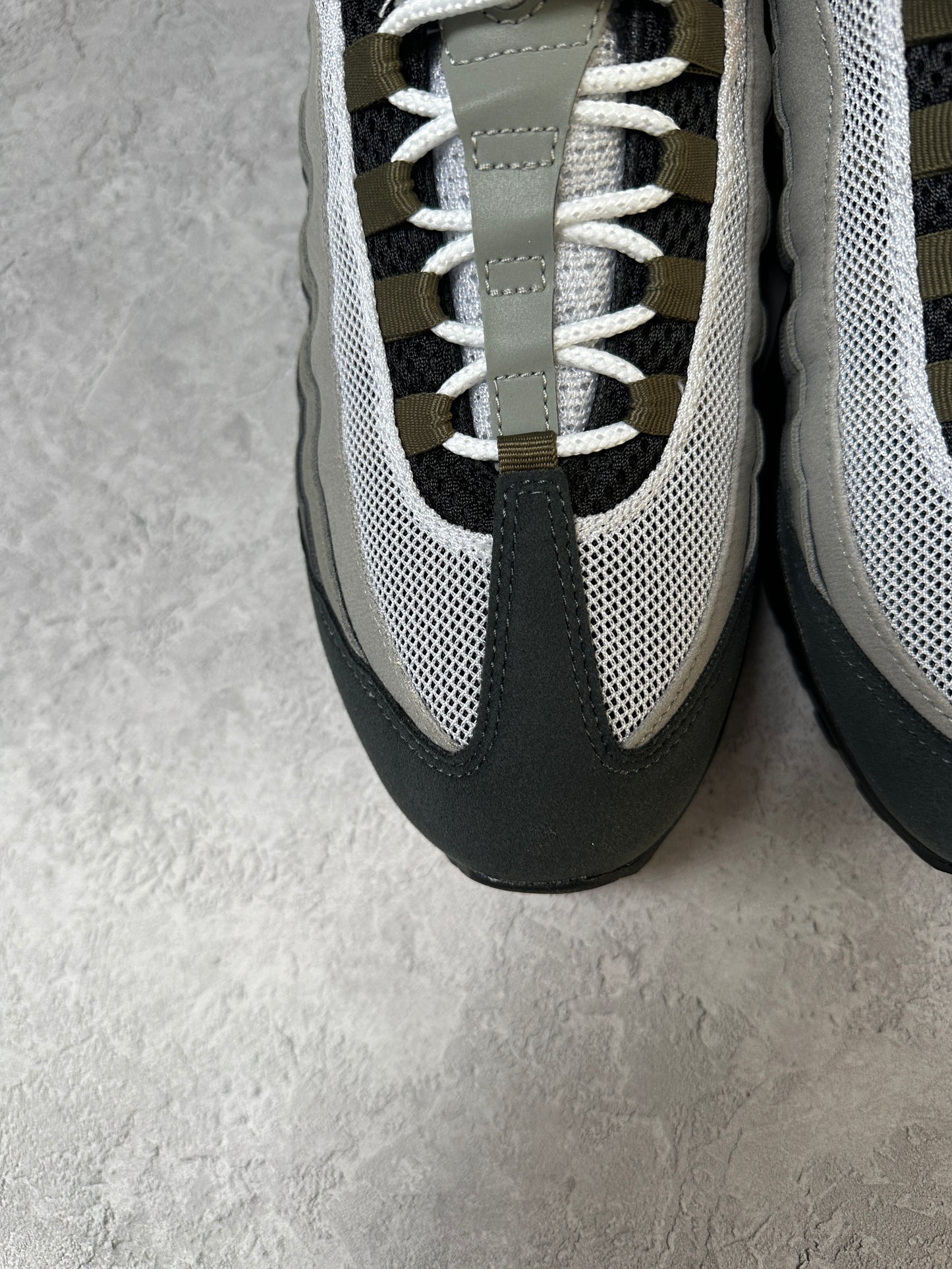Nike Air Max 95 - Medium Olive - UK7.5