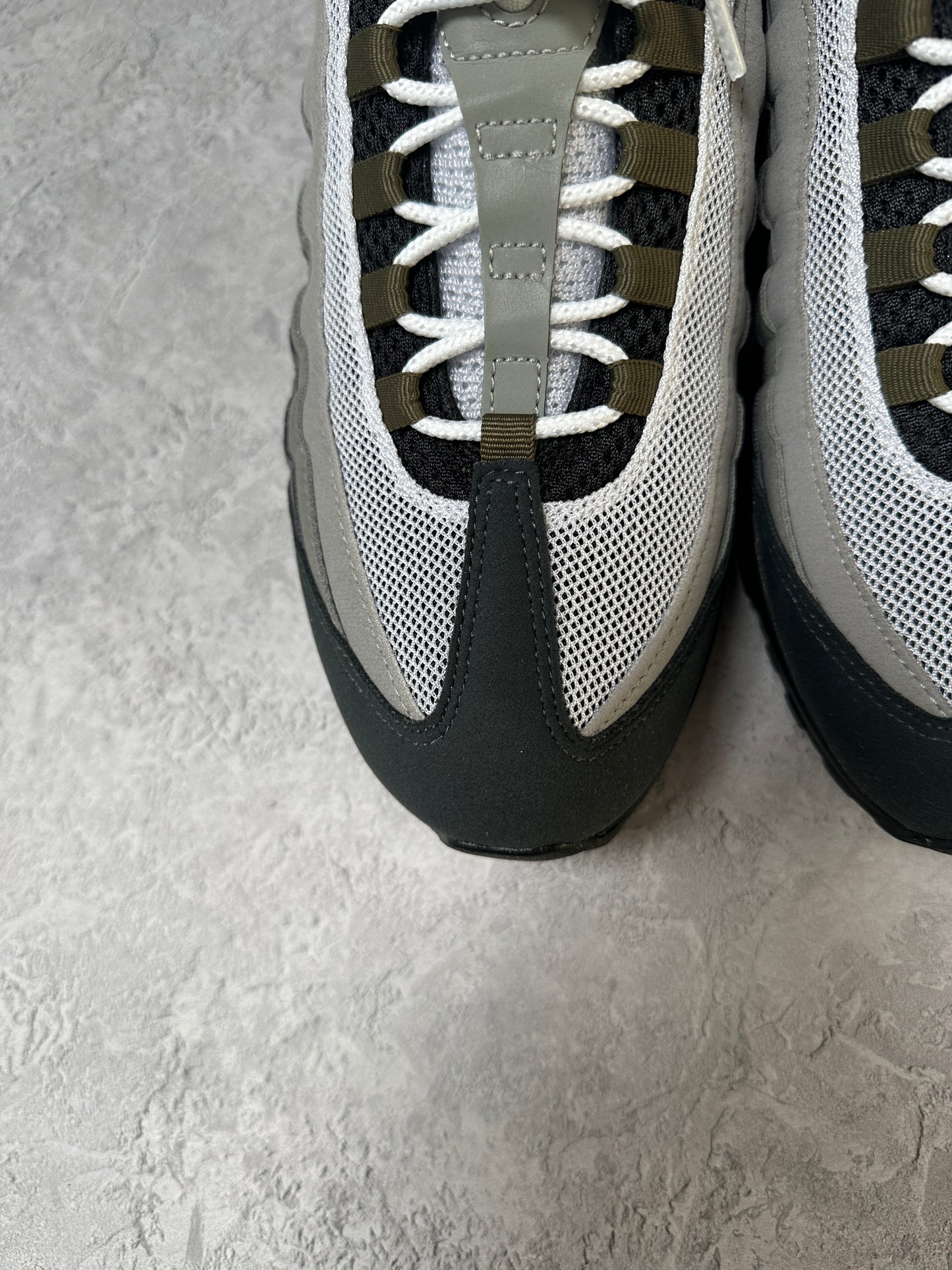 Nike Air Max 95 - Medium Olive - UK8.5