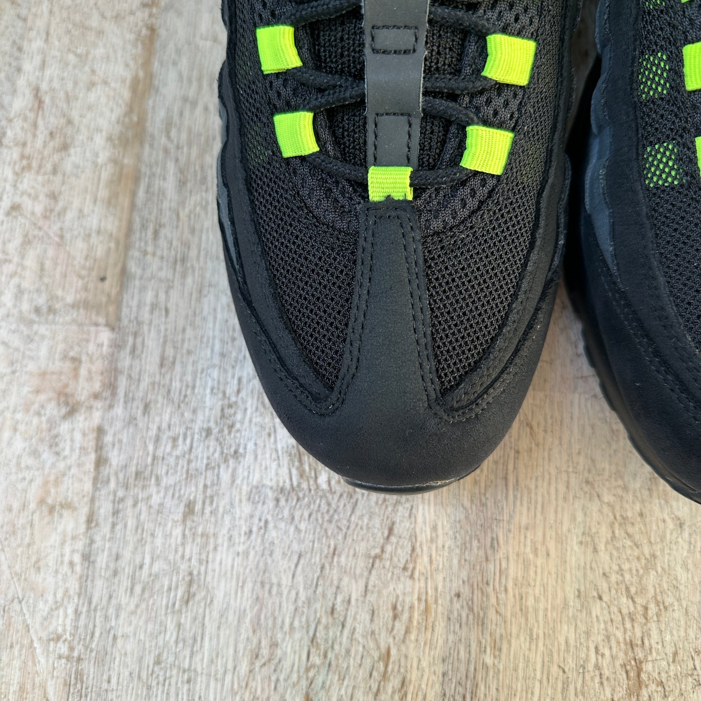 Nike Air Max 95 - Reverse Neon - UK8.5