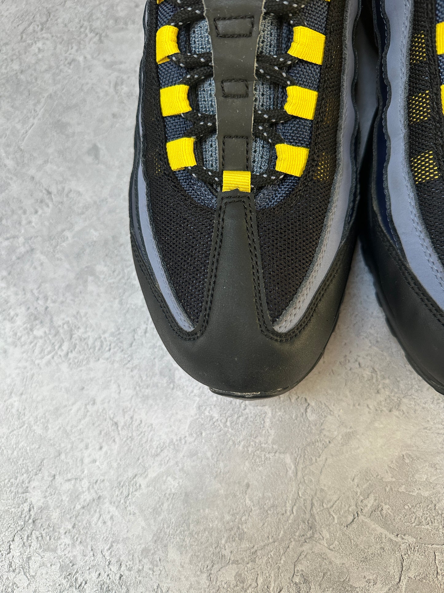 Nike Air Max 95 - Memphis Grizzlies - UK10.5