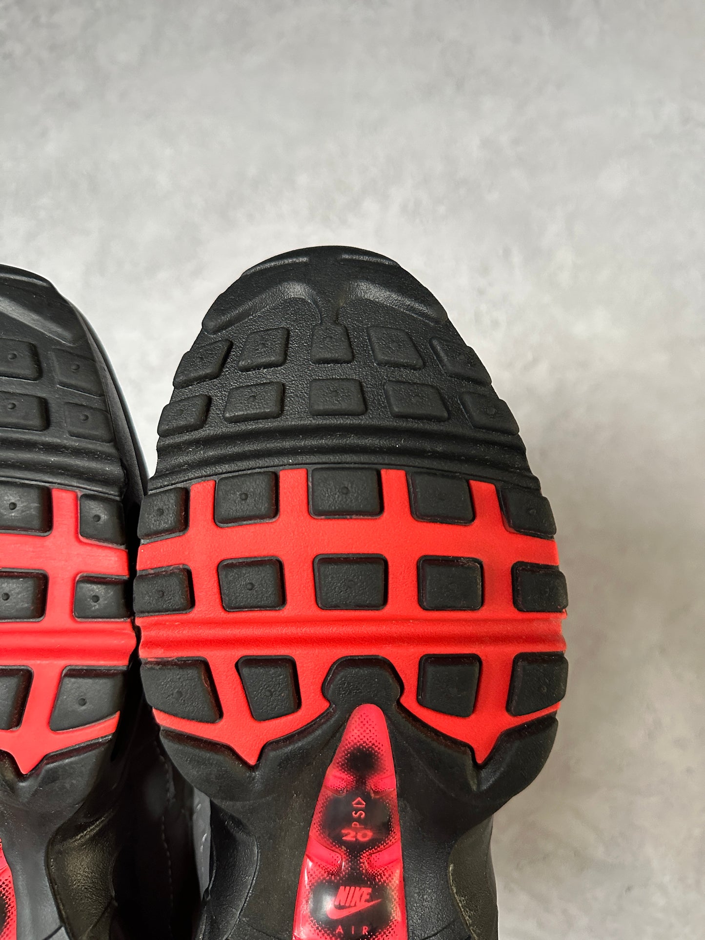 Nike Air Max 95 - Solar Red - UK7
