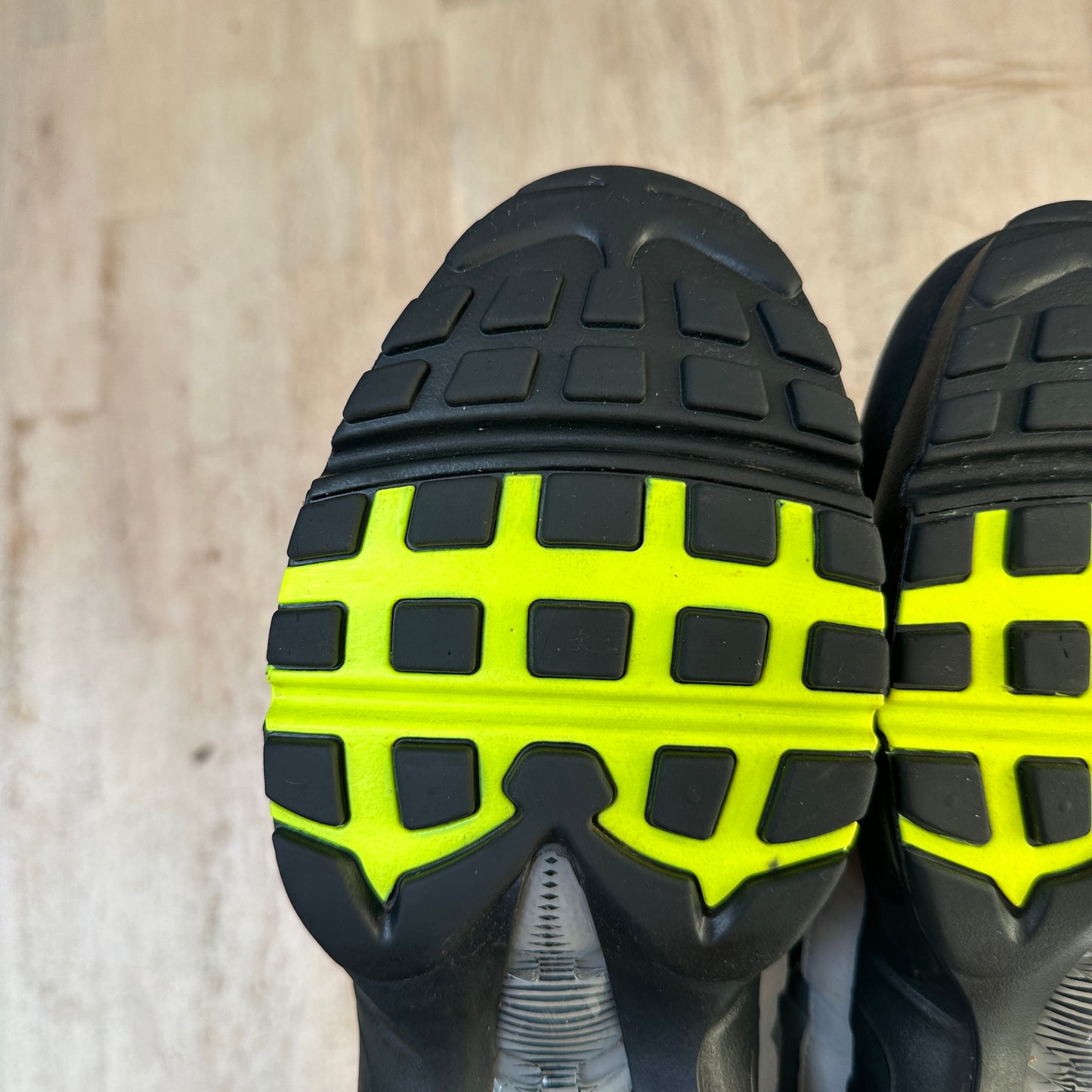Nike Air Max 95 - Reverse Neon - UK8.5