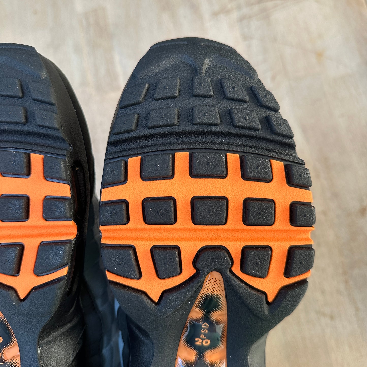 Nike Air Max 95 - Mandarin 2025 - UK9.5