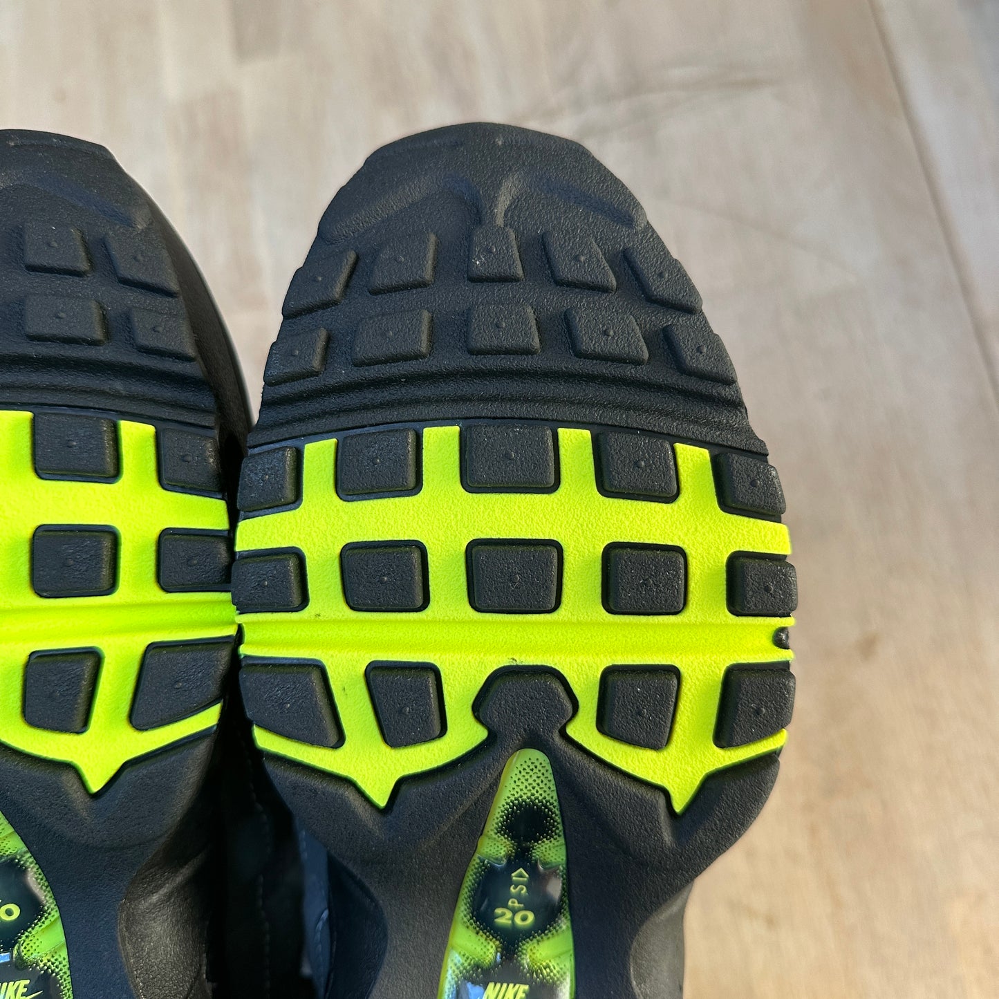 Nike Air Max 95 - Neon 2025 - UK8