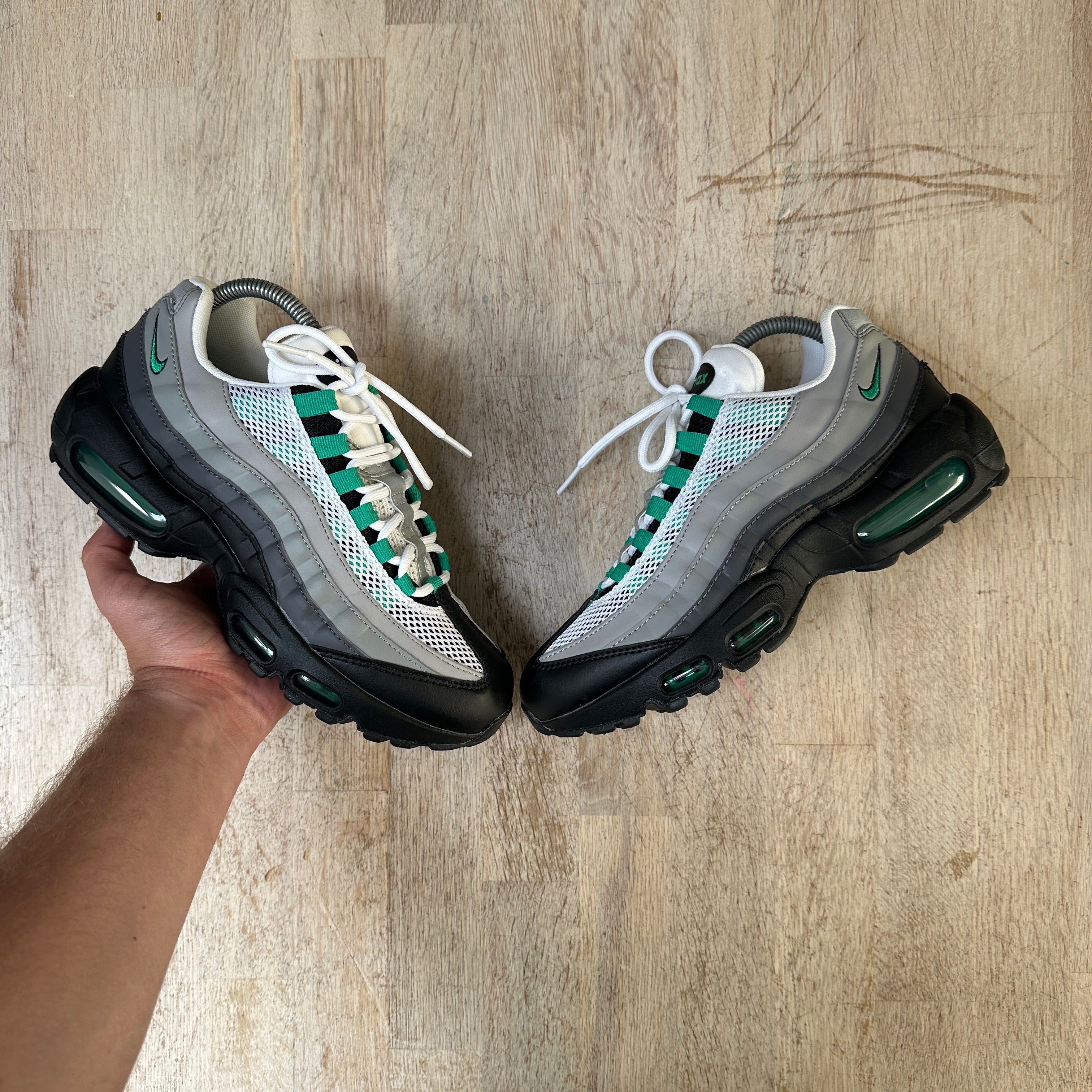 【希少】ナイキ エアマックス95 フレッシュミント CD7495-101 ナイキ エアマックス ホワイト⁄フレッシュ ミント-グラナイト-ダスト