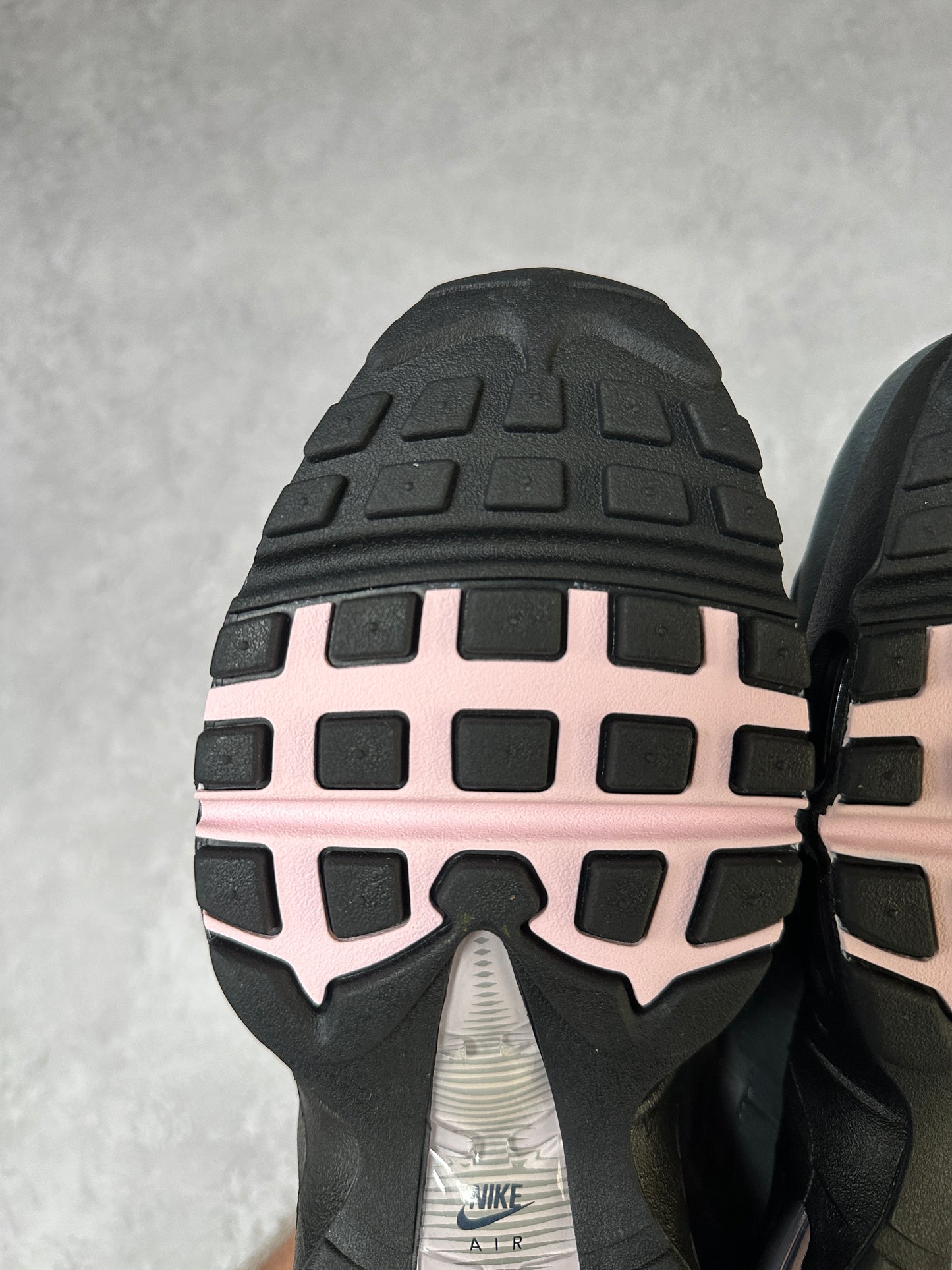 Nike Air Max 95 - Pink Foam 2025 - UK7.5