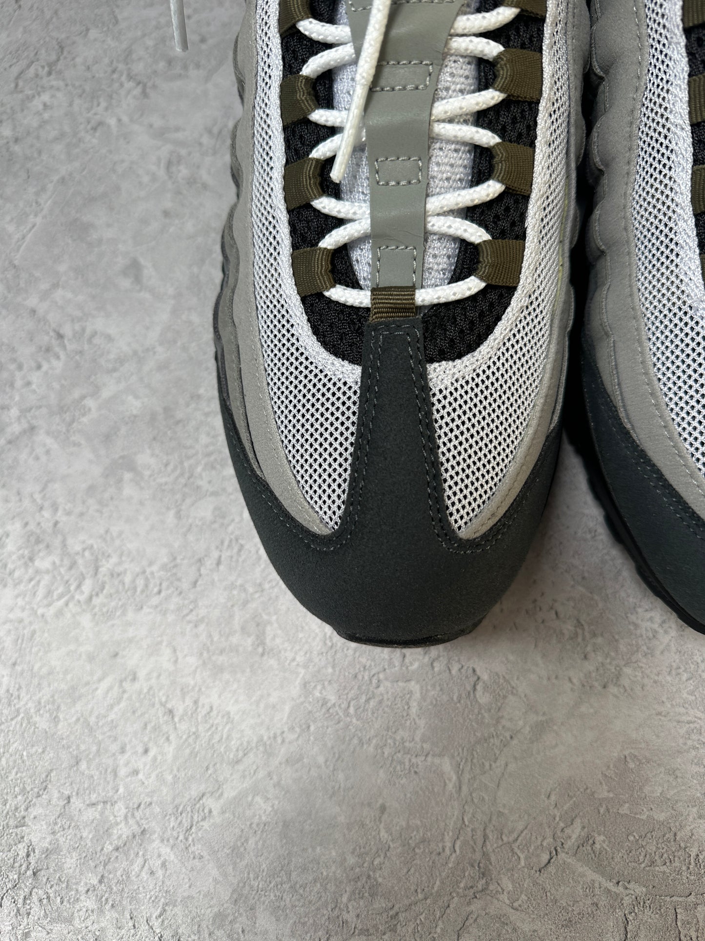 Nike Air Max 95 - Medium Olive - UK8