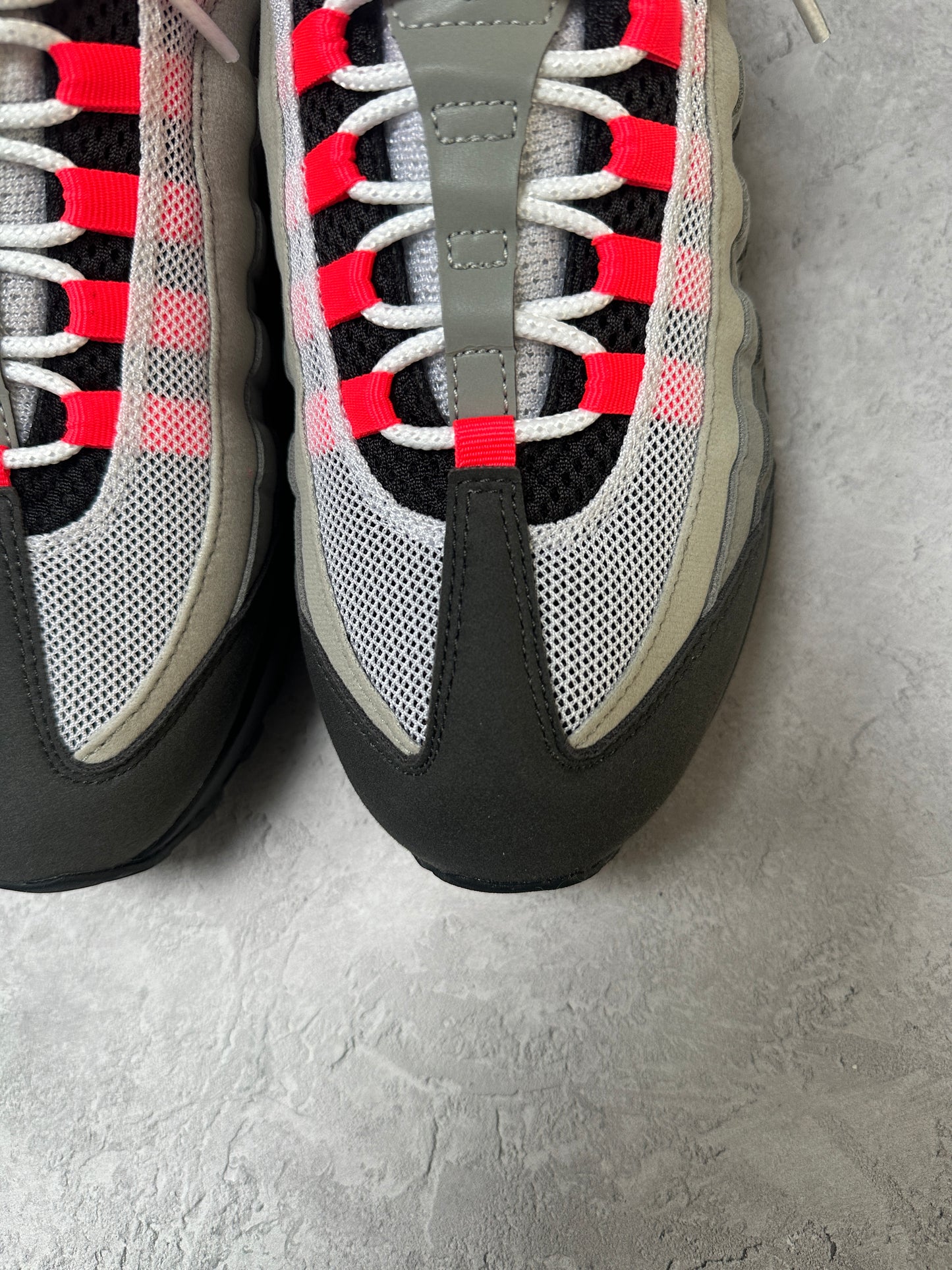 Nike Air Max 95 - Solar Red 2025 - UK7.5