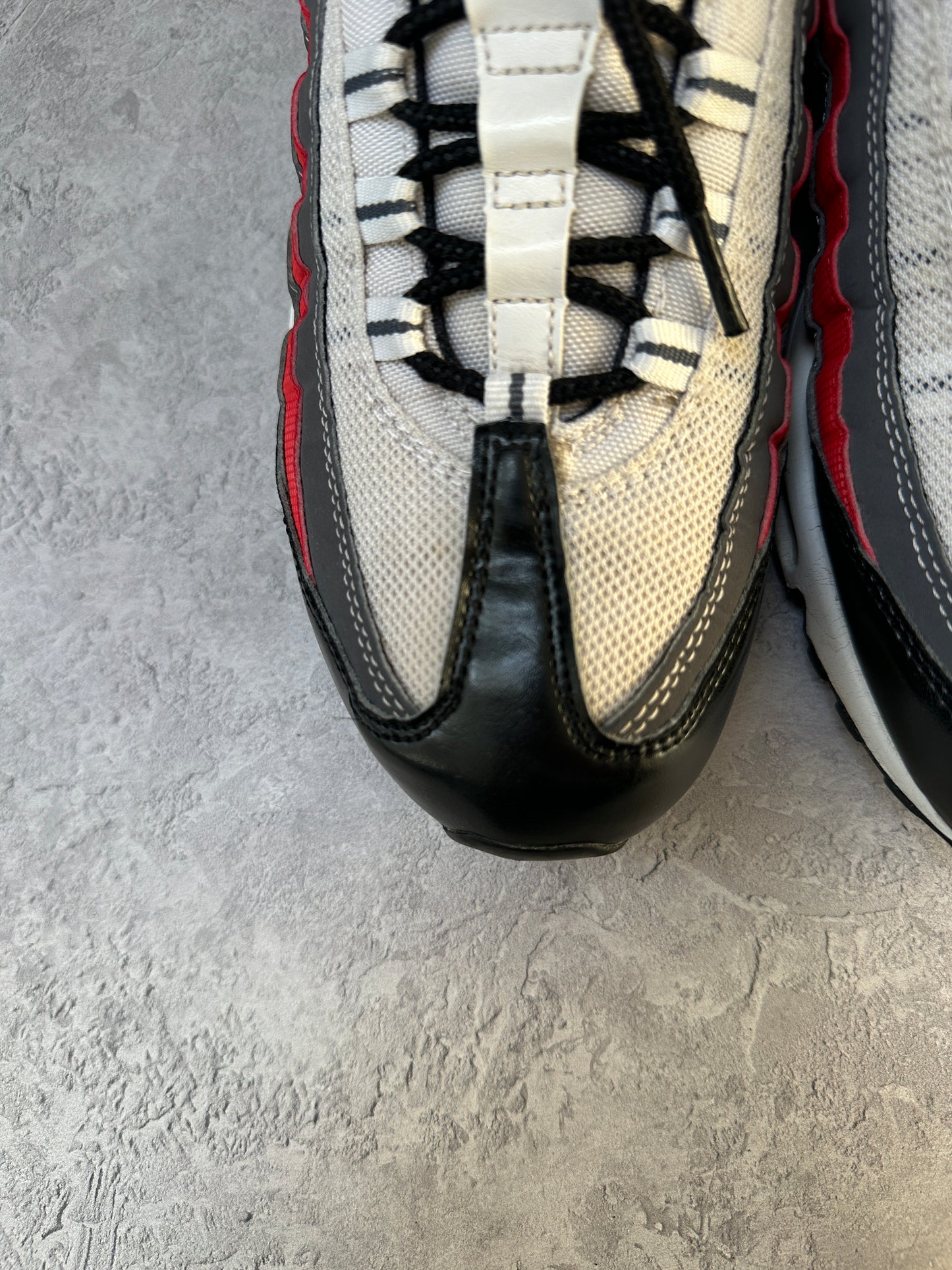Nike Air Max 95 - Black / Chilling Red / Dark Grey - UK8