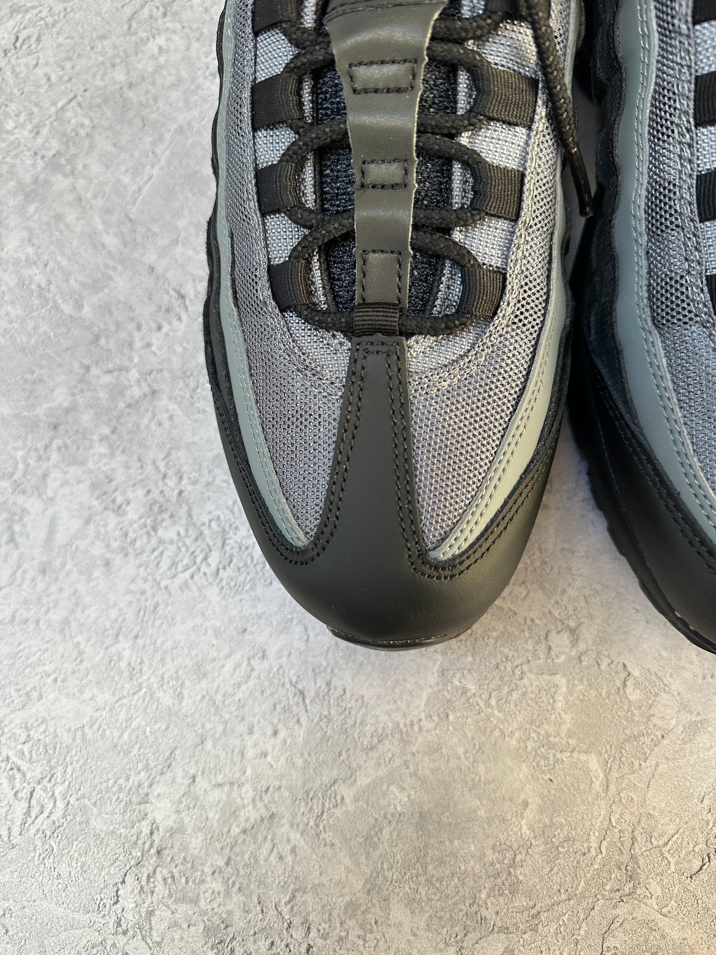 Nike Air Max 95 - Black / Smoke Grey - UK8.5