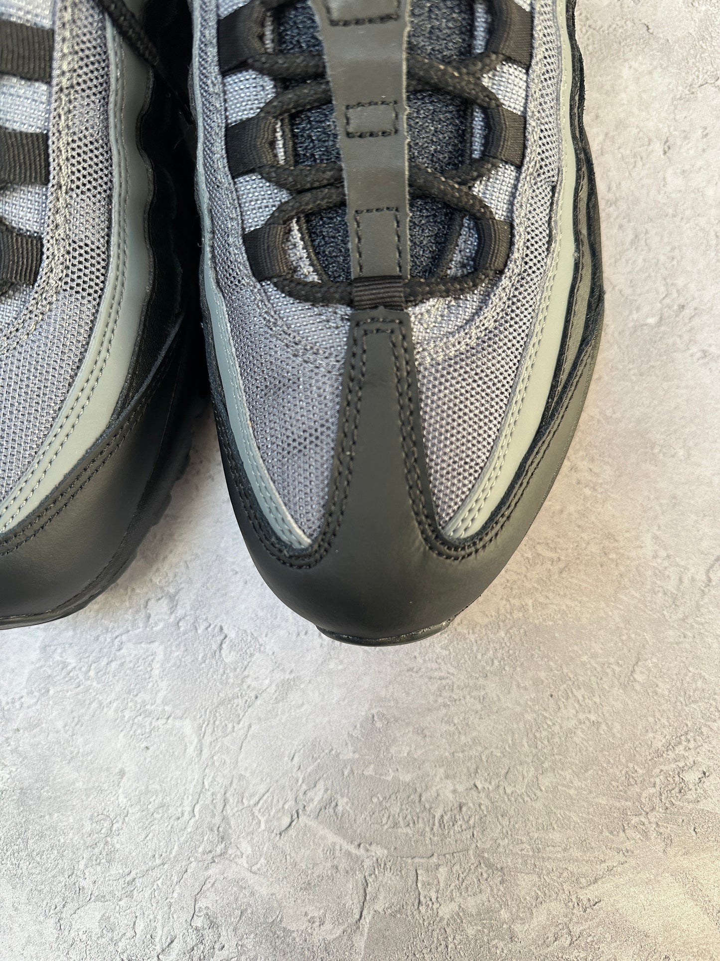 Nike Air Max 95 - Black / Smoke Grey - UK8.5