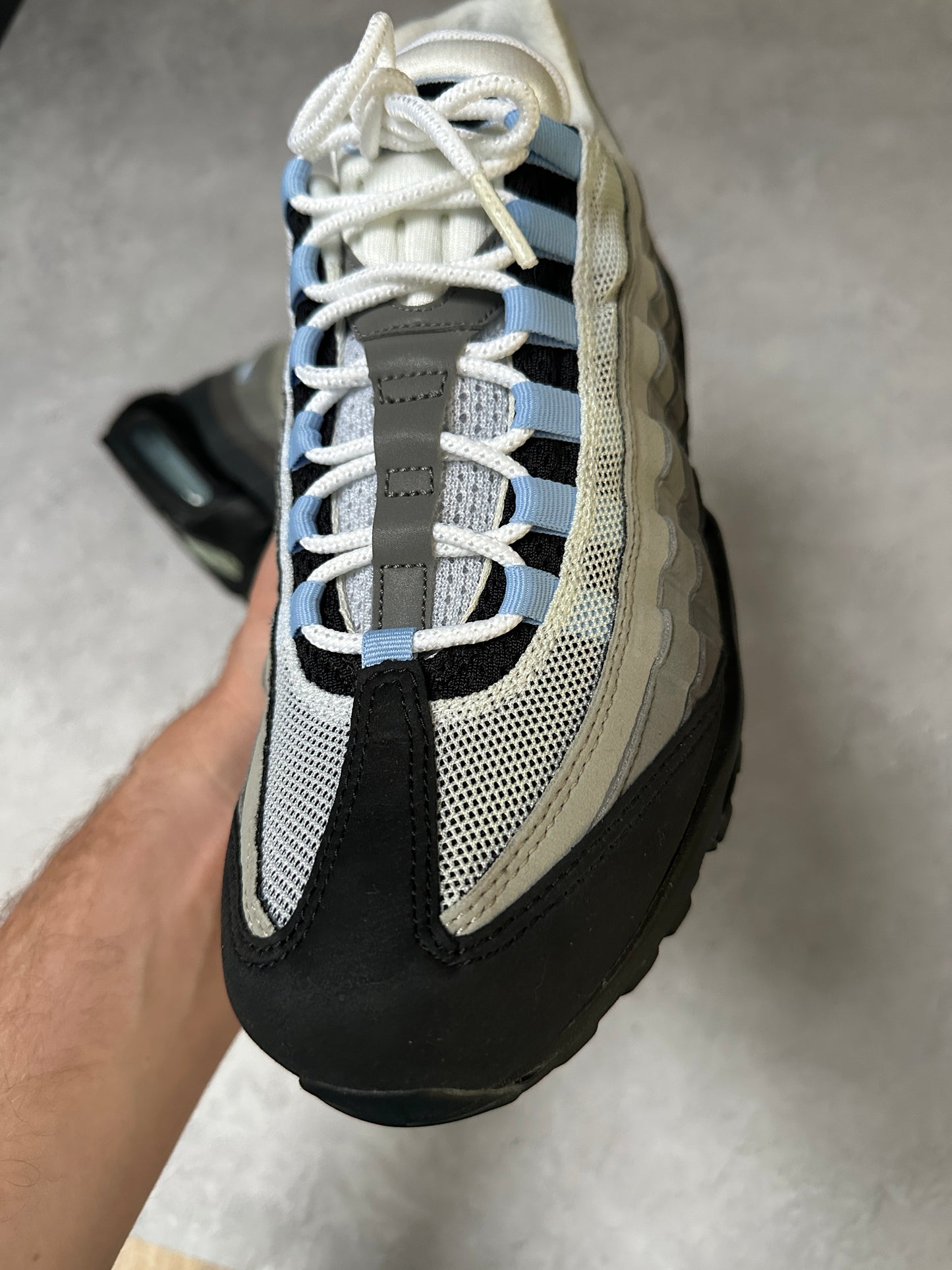 Nike Air Max 95 - Aluminum - UK9.5