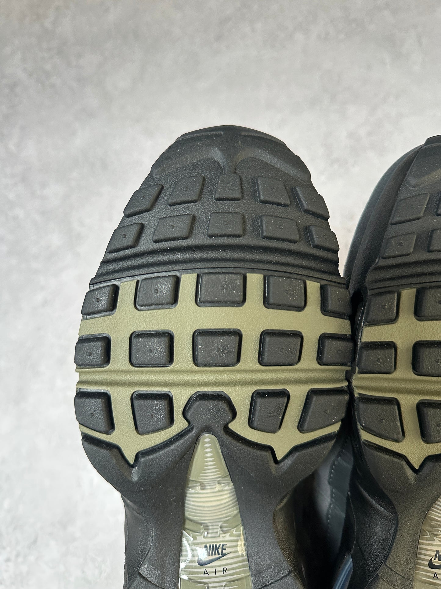 Nike Air Max 95 - Medium Olive - UK8