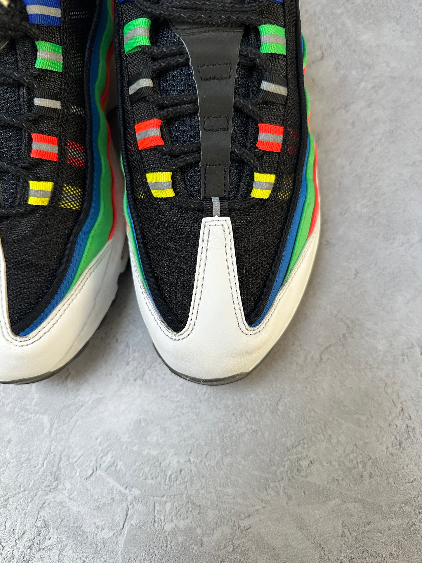 Nike Air Max 95 - Hidden Message - UK7