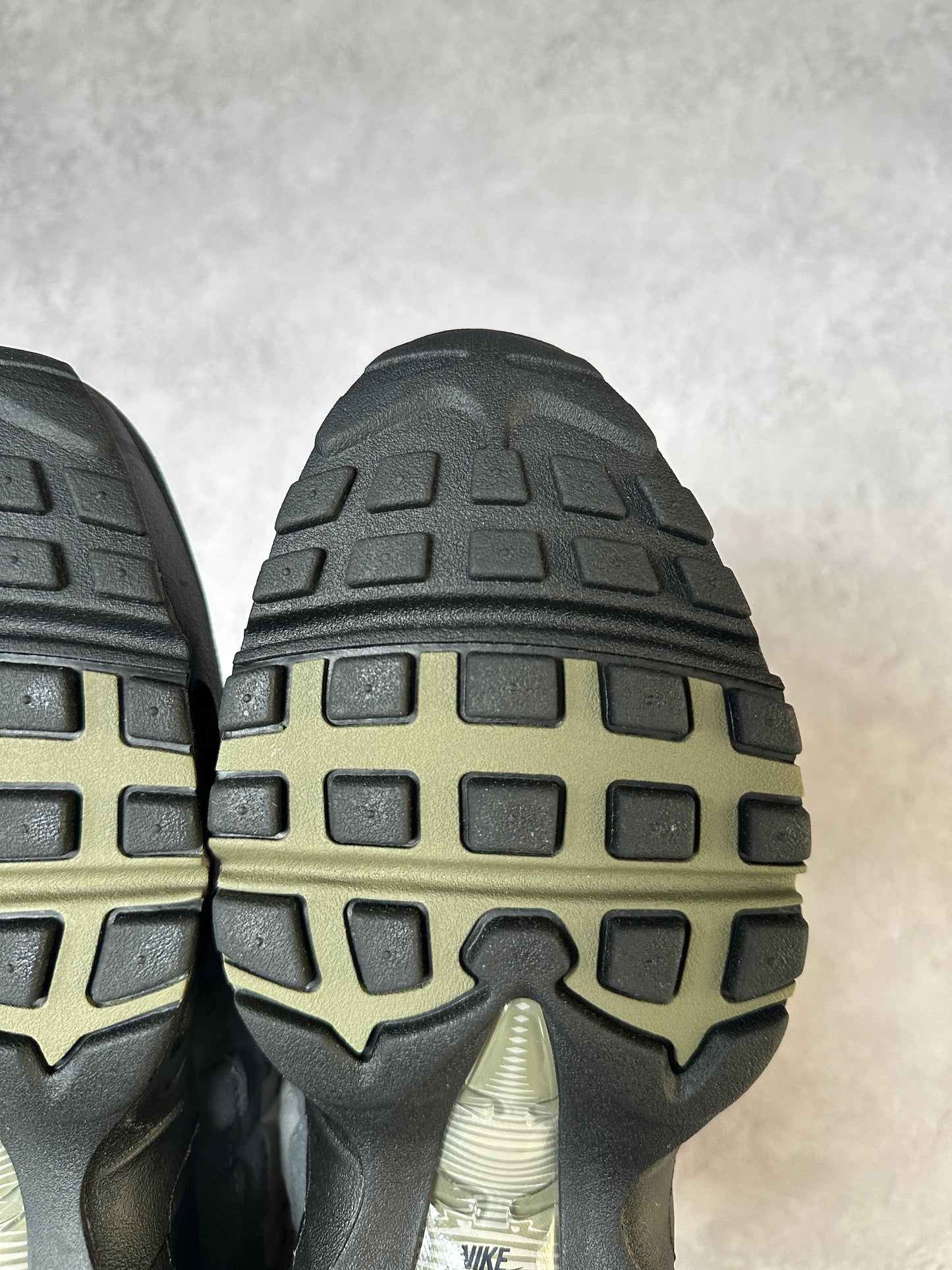 Nike Air Max 95 - Medium Olive - UK8