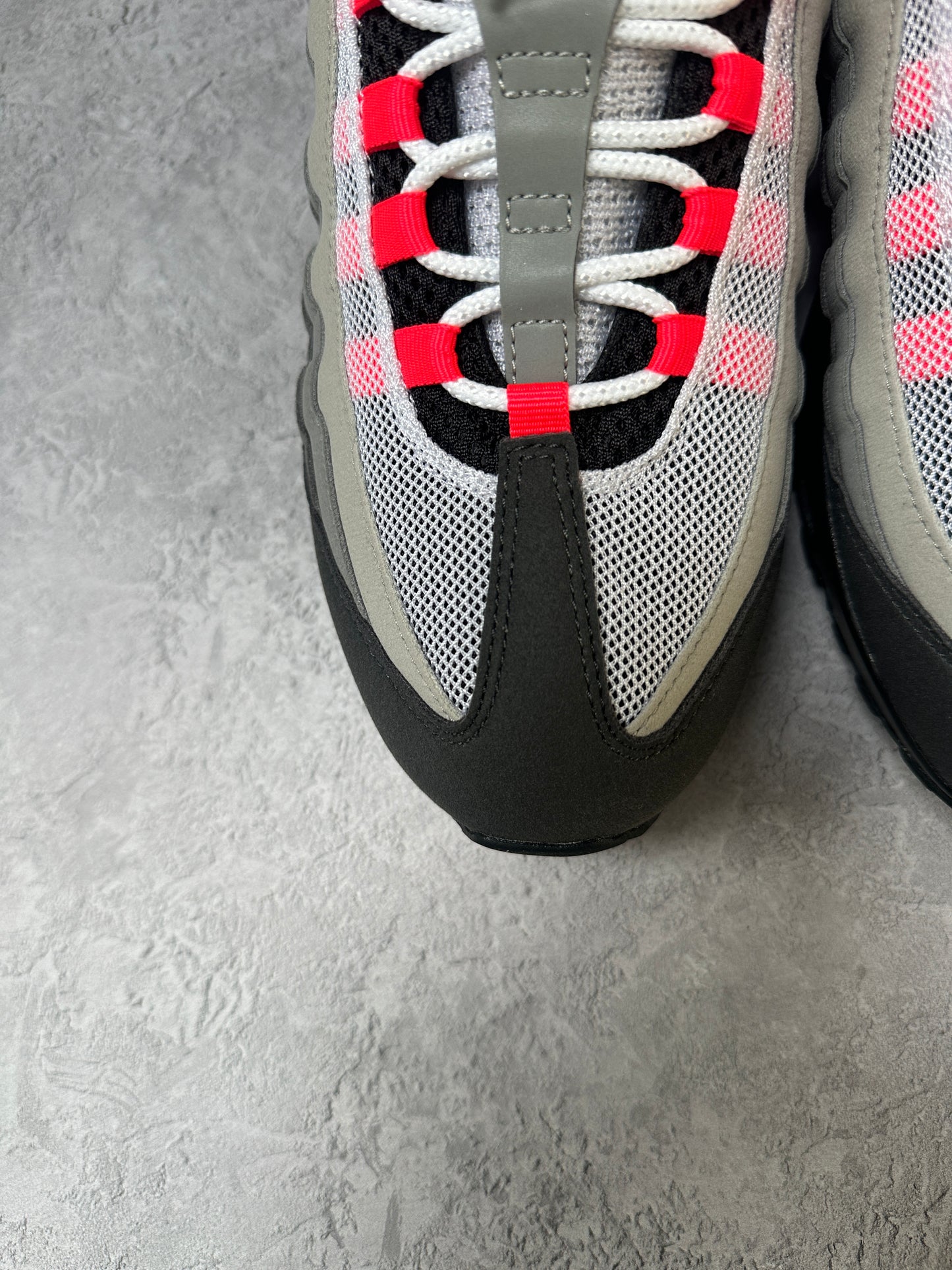 Nike Air Max 95 - Solar Red 2025 - UK8.5