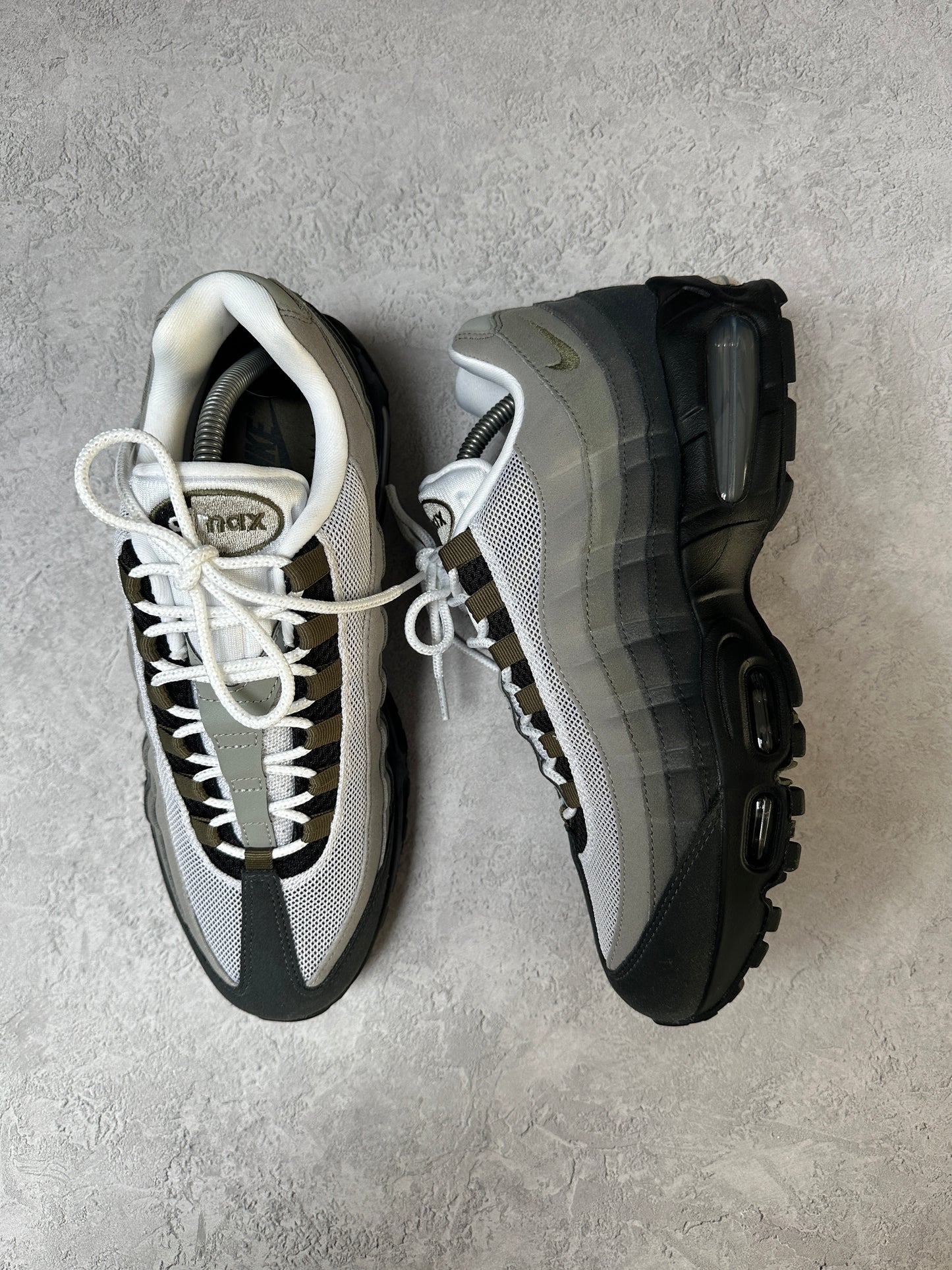 Nike Air Max 95 - Medium Olive - UK8.5