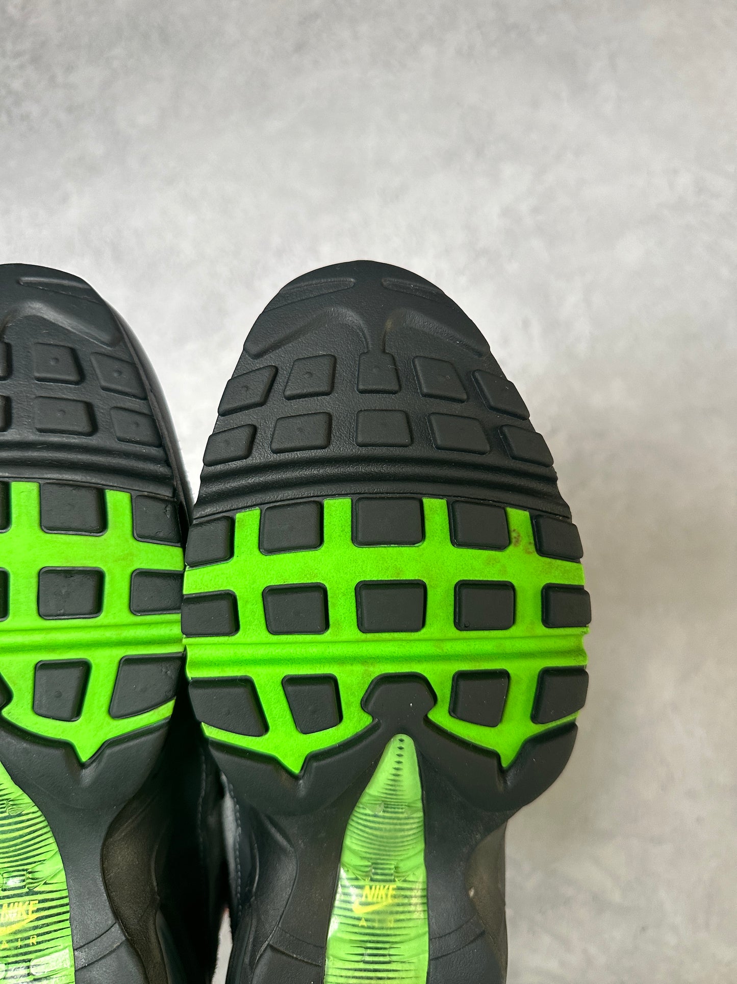 Nike Air Max 95 - Evolution of Icons - UK8.5