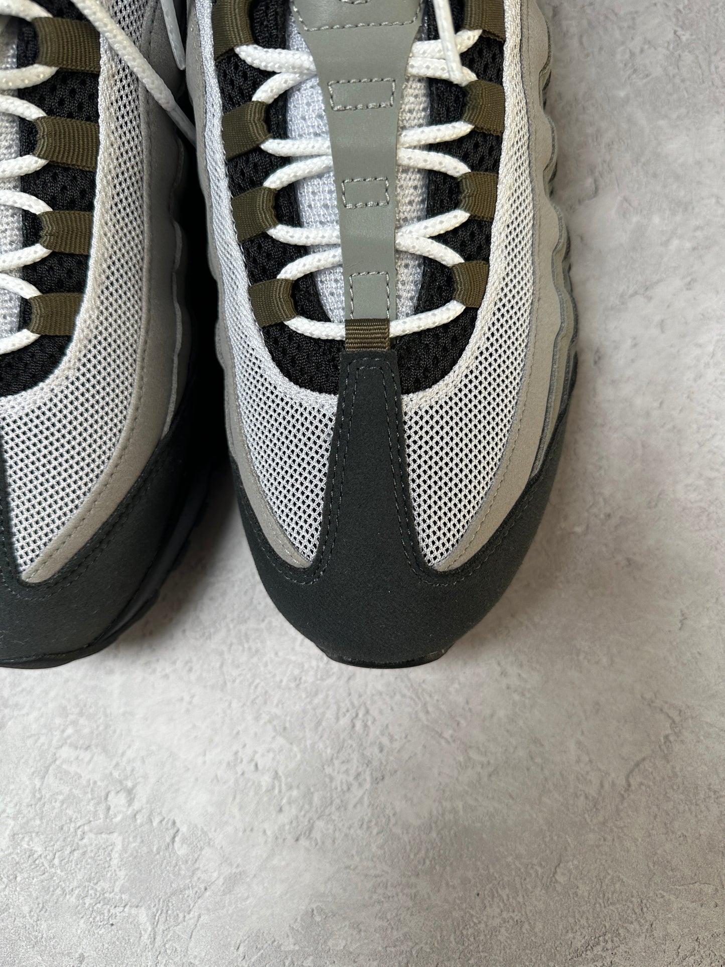 Nike Air Max 95 - Medium Olive - UK8.5