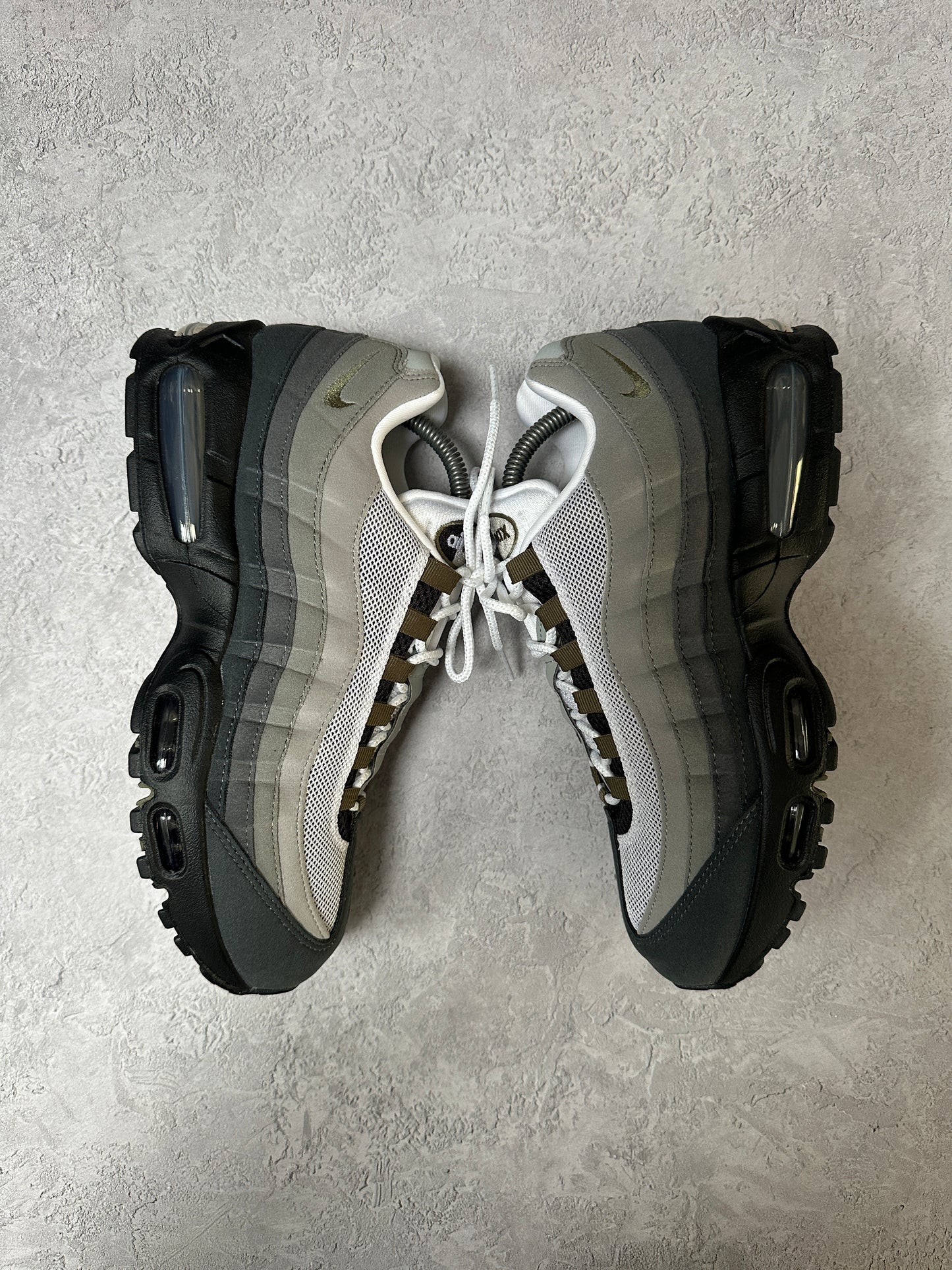 Nike Air Max 95 - Medium Olive - UK7.5