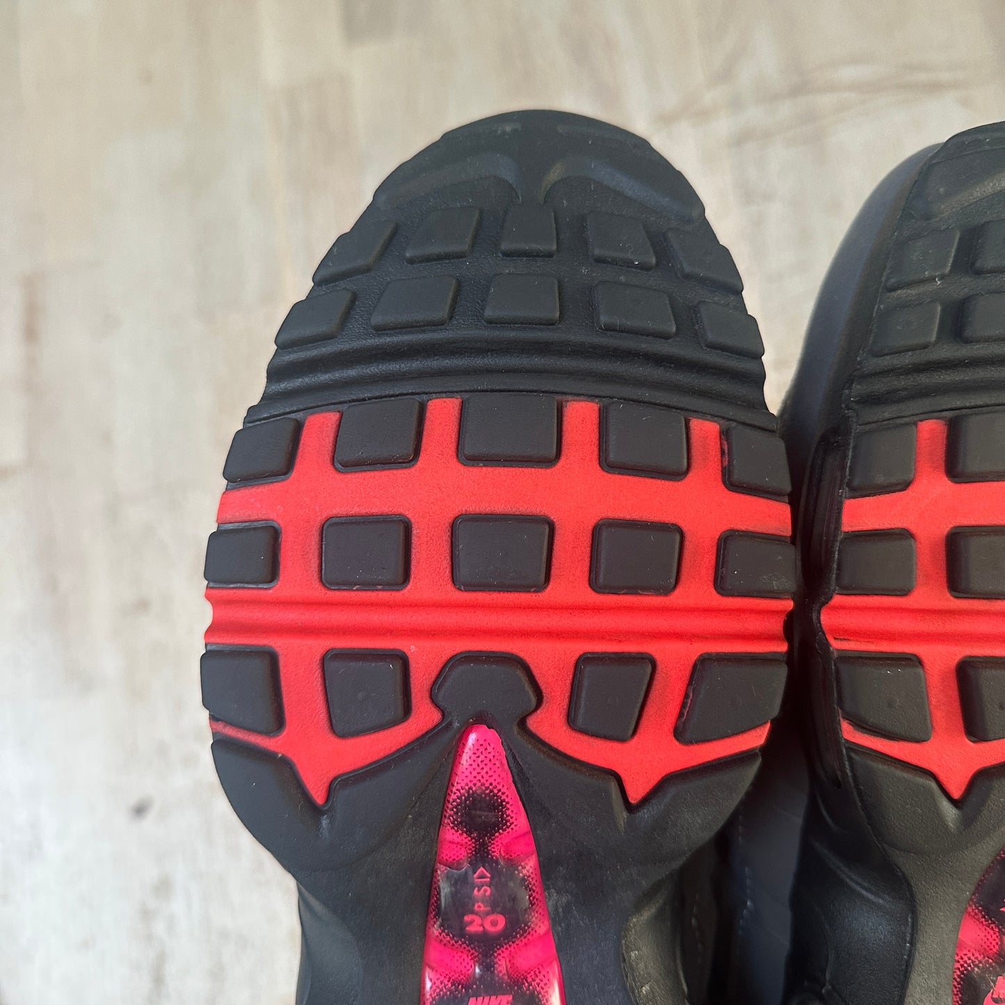 Nike Air Max 95 - Solar Red - UK7.5