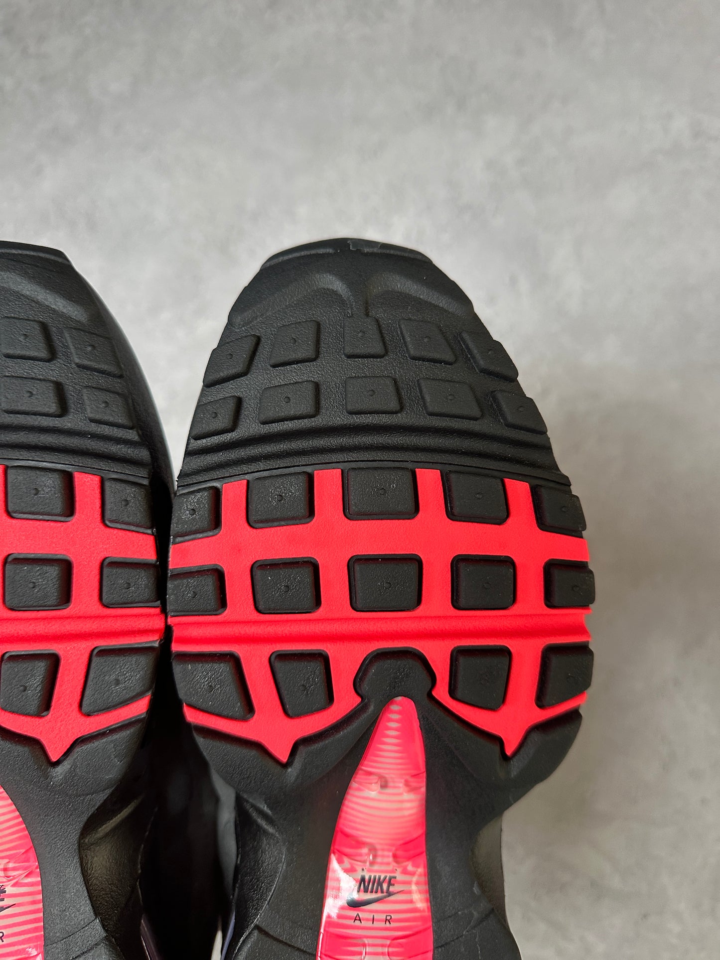 Nike Air Max 95 - Solar Red 2025 - UK9.5