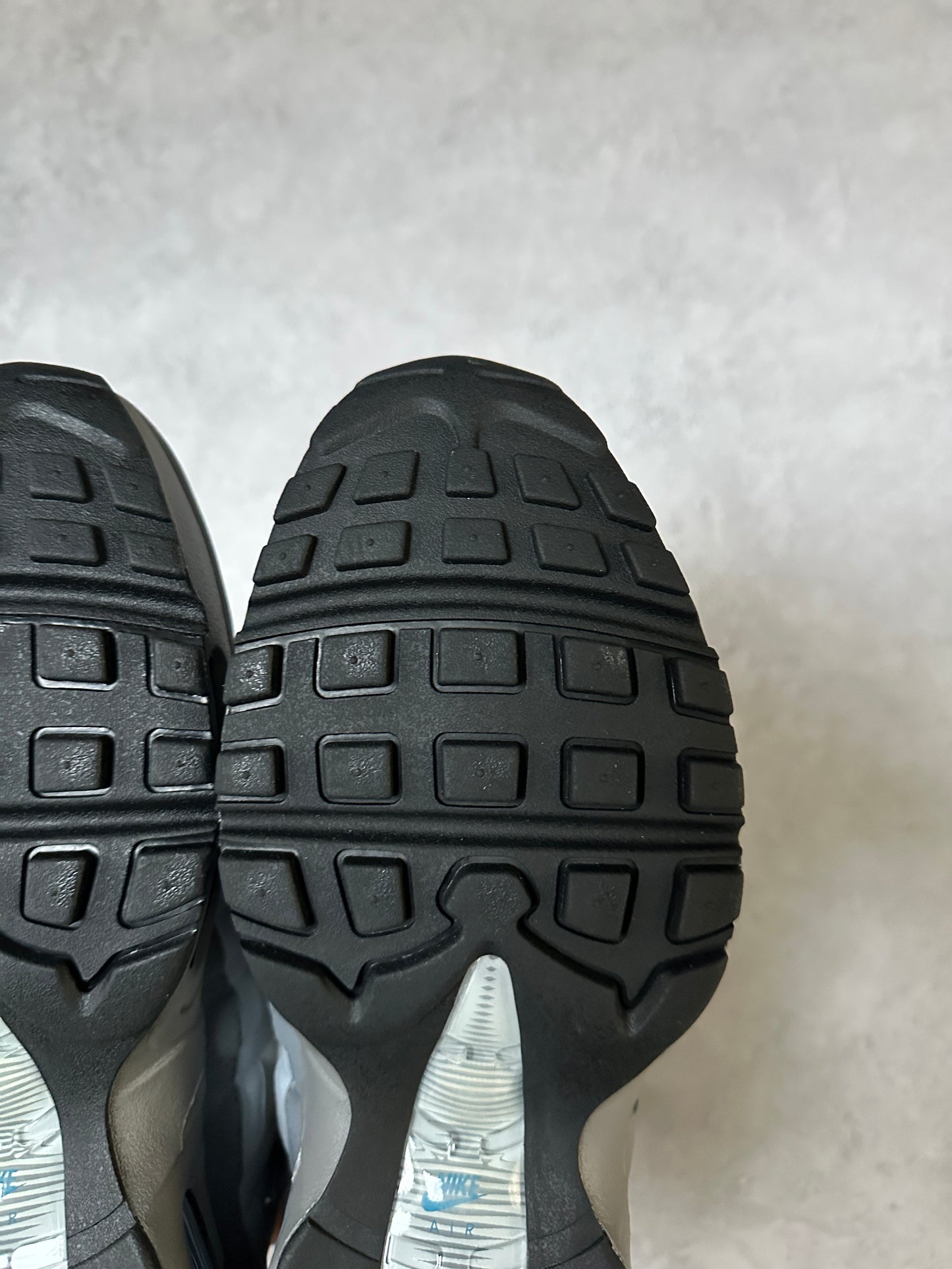 Nike Air Max 95 - Grey Green Abyss - UK9