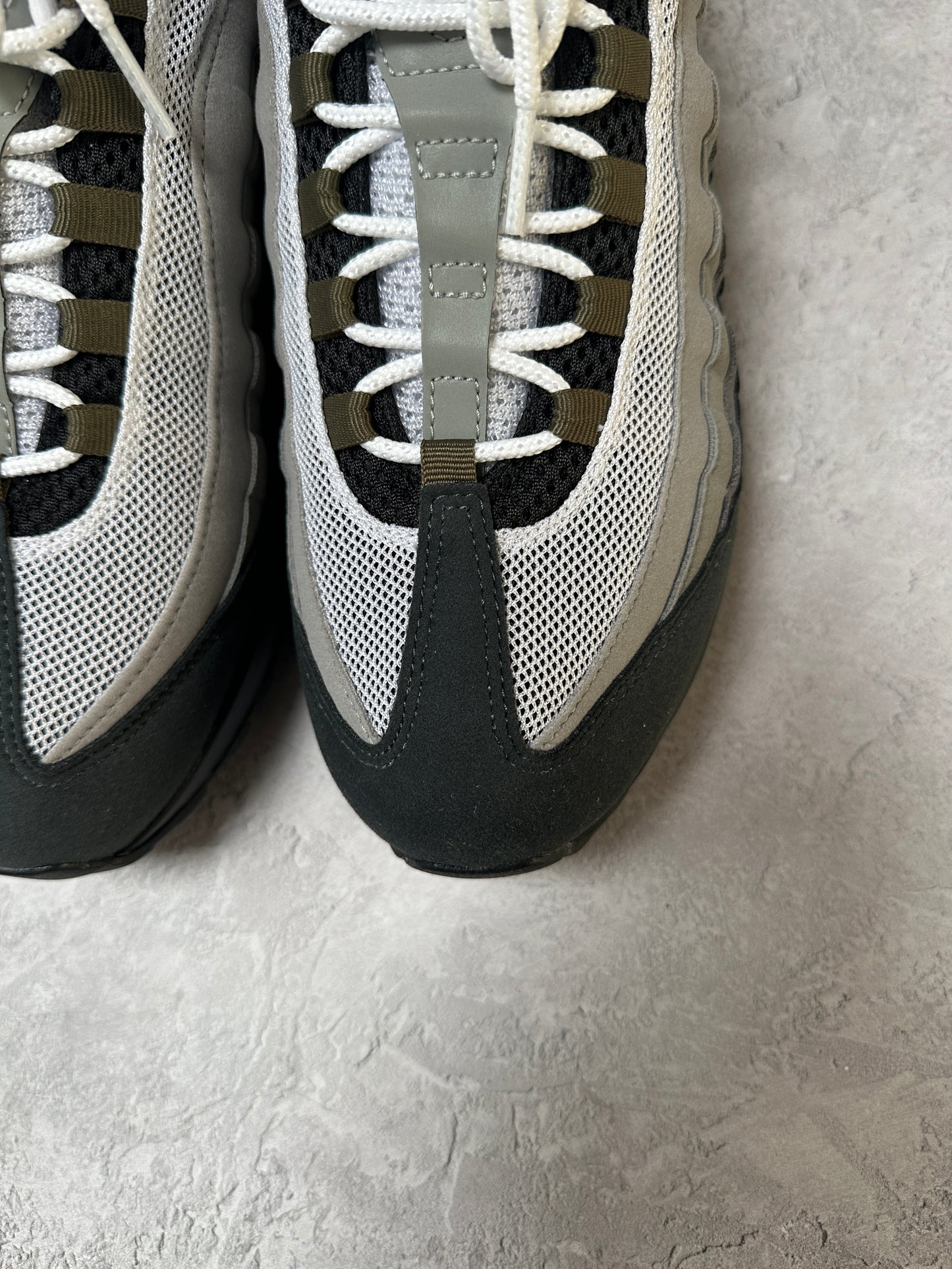Nike Air Max 95 - Medium Olive - UK8.5