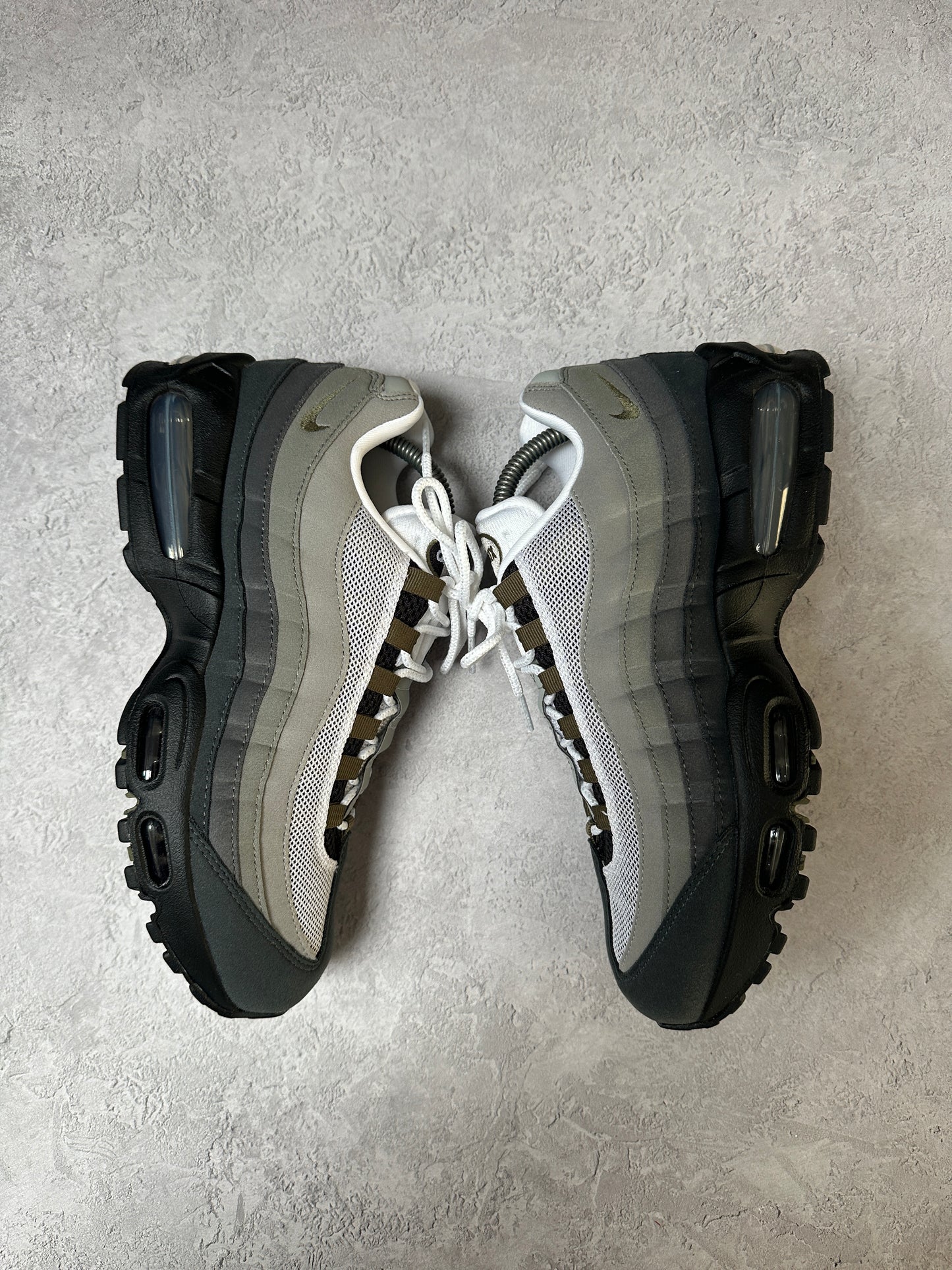 Nike Air Max 95 - Medium Olive - UK7.5