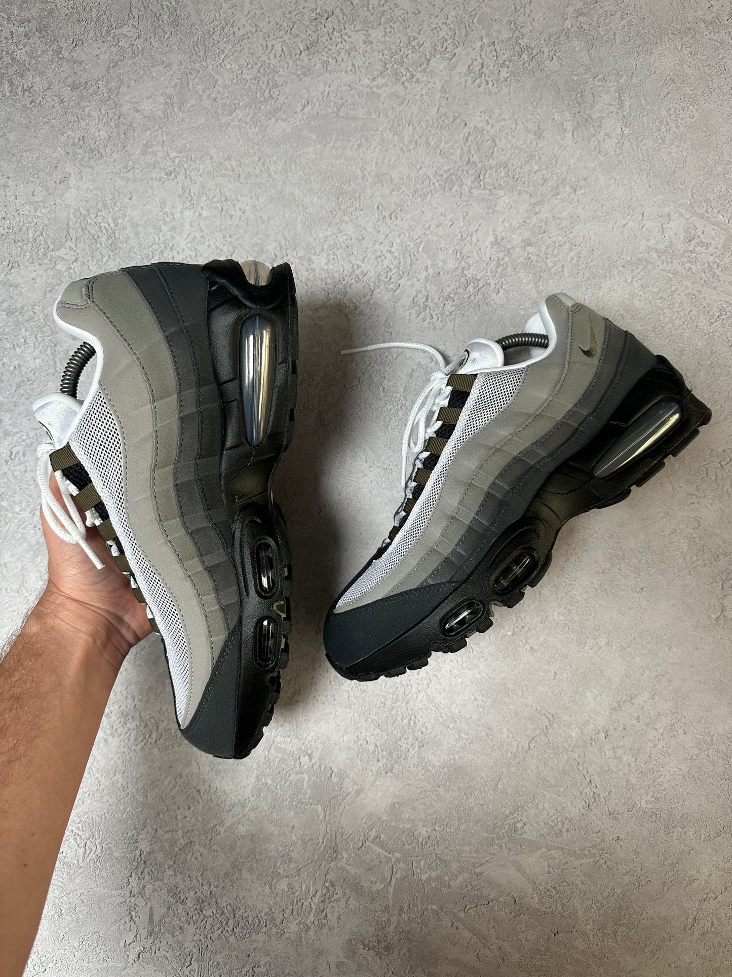 Nike Air Max 95 - Medium Olive - UK8.5