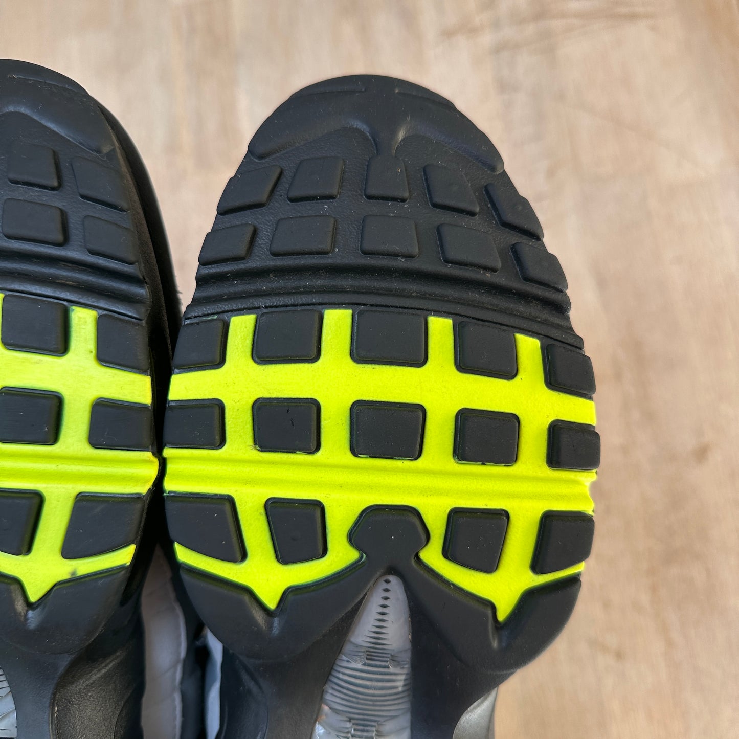 Nike Air Max 95 - Reverse Neon - UK8.5