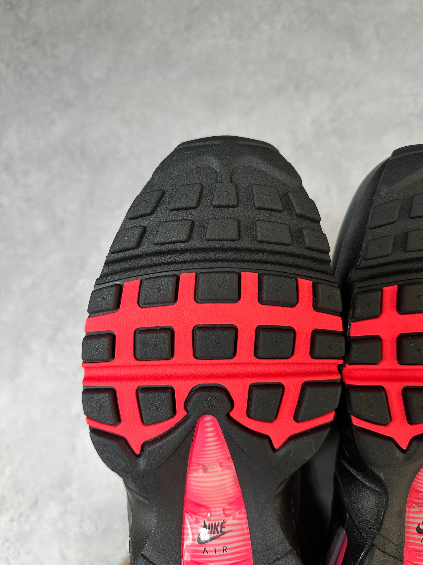 Nike Air Max 95 - Solar Red 2025 - UK9.5