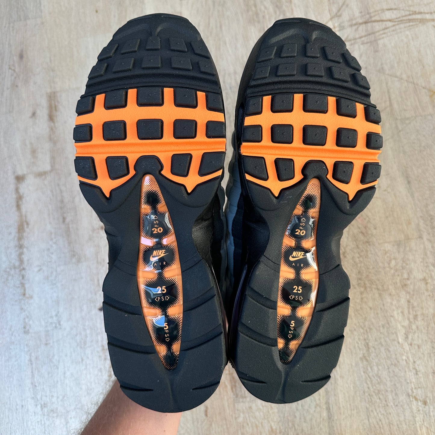 Nike Air Max 95 - Mandarin 2025 - UK9.5