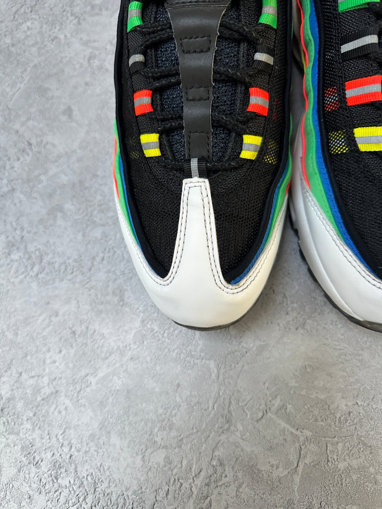 Nike Air Max 95 - Hidden Message - UK7