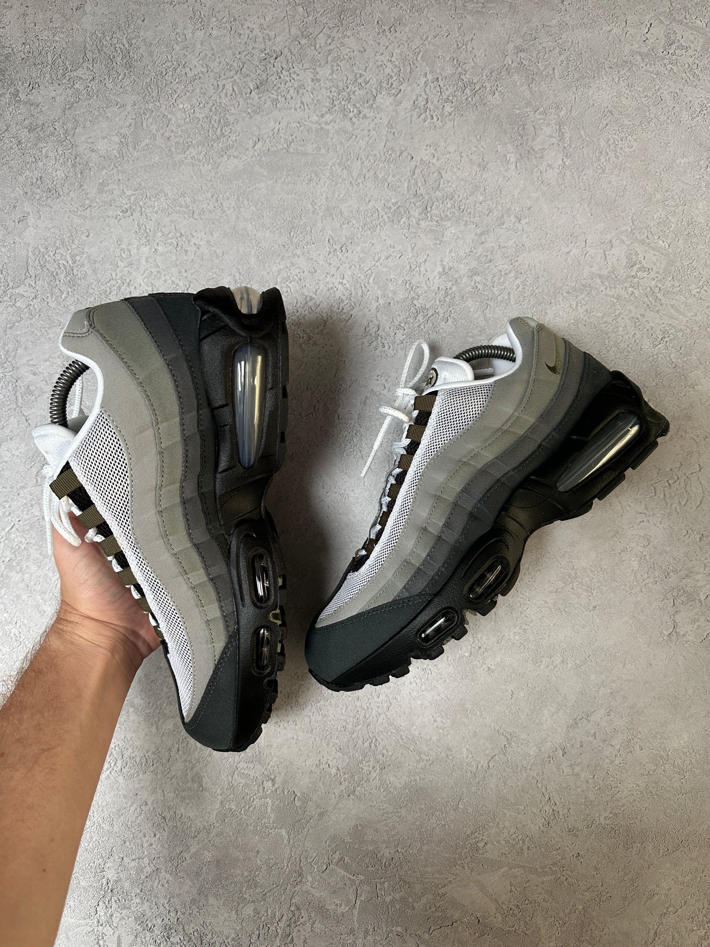 Nike Air Max 95 - Medium Olive - UK7.5