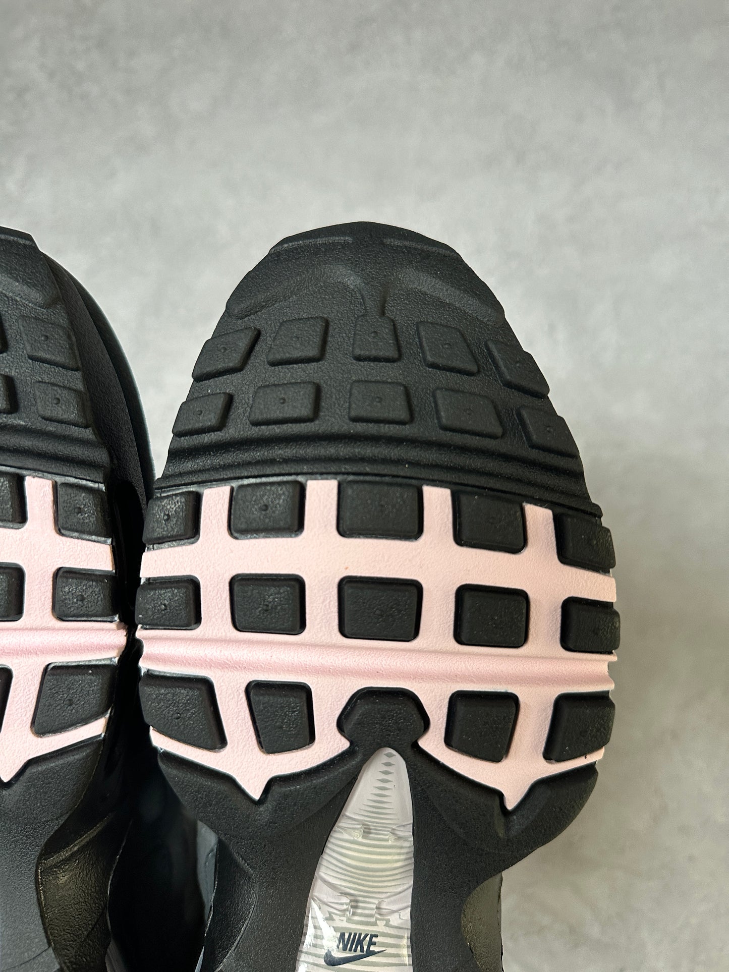 Nike Air Max 95 - Pink Foam 2025 - UK7.5